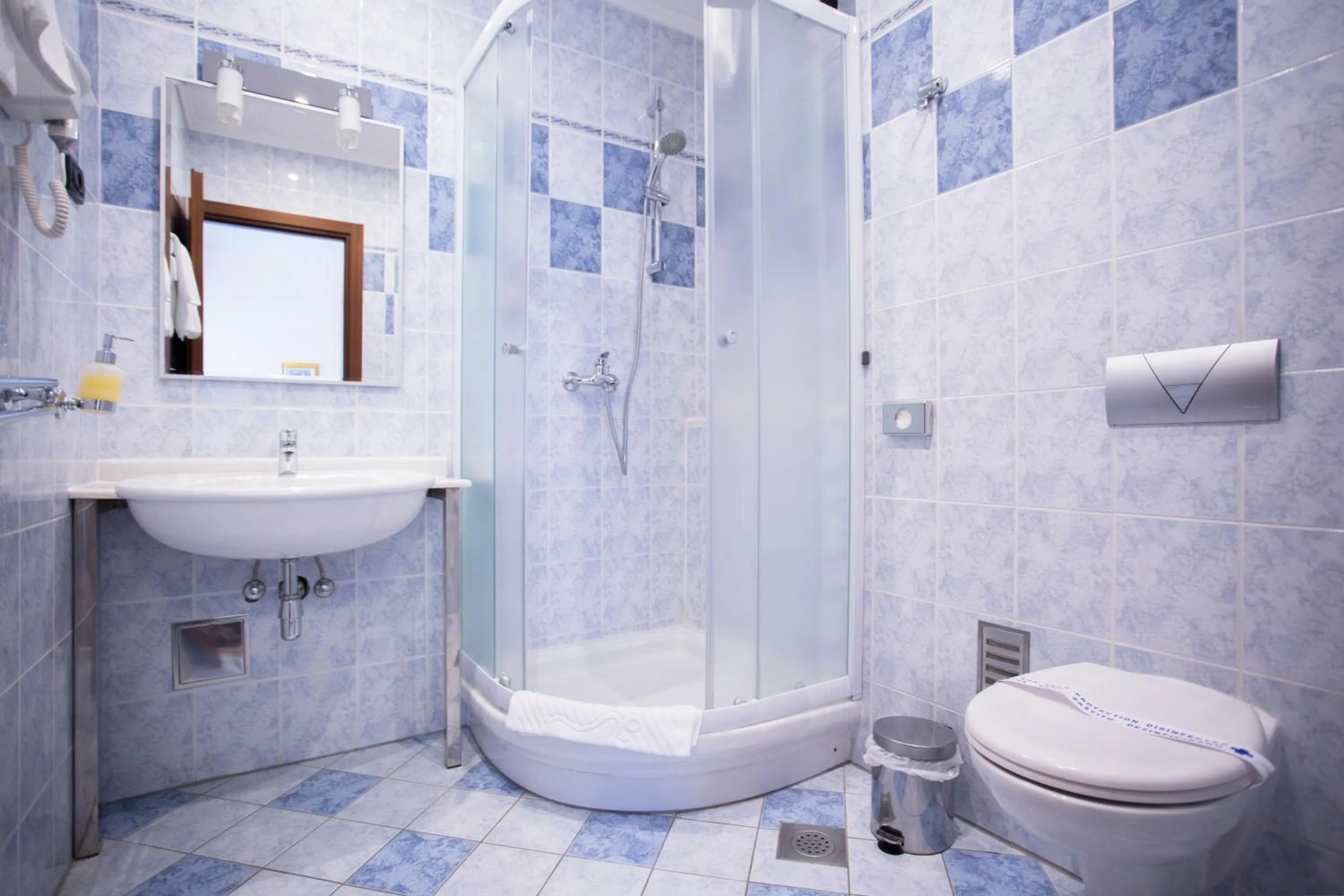 Shower in Hotel More