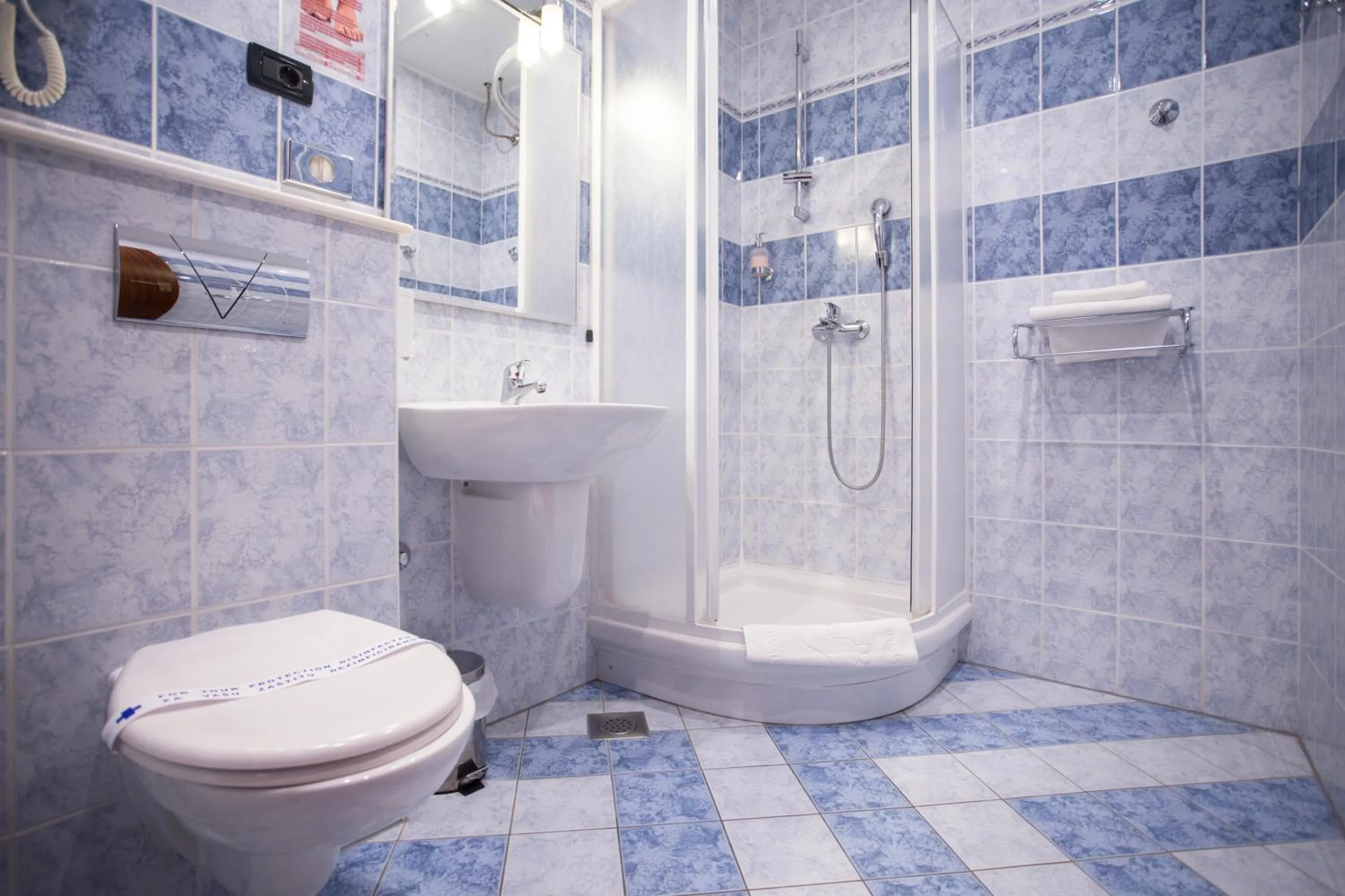 Shower in Hotel More