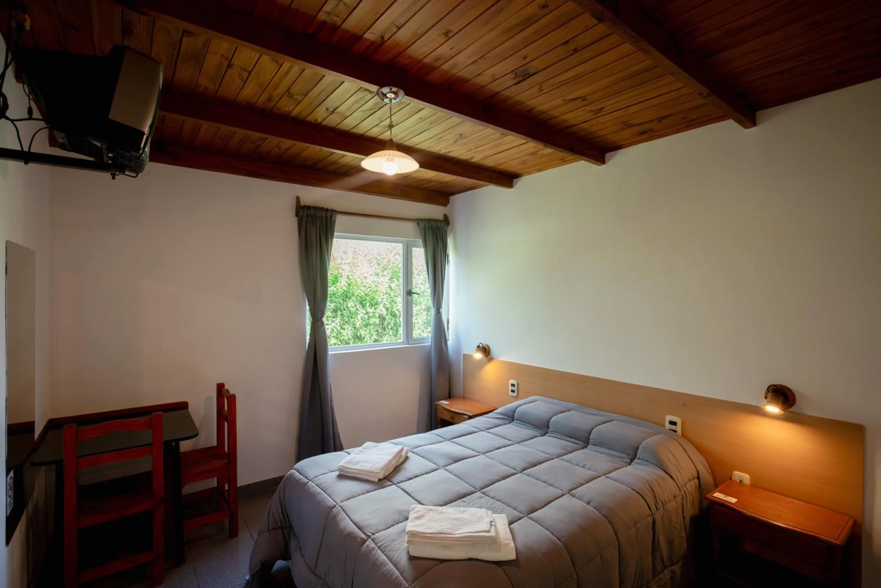 Bedroom, Bed in Los Fresnos