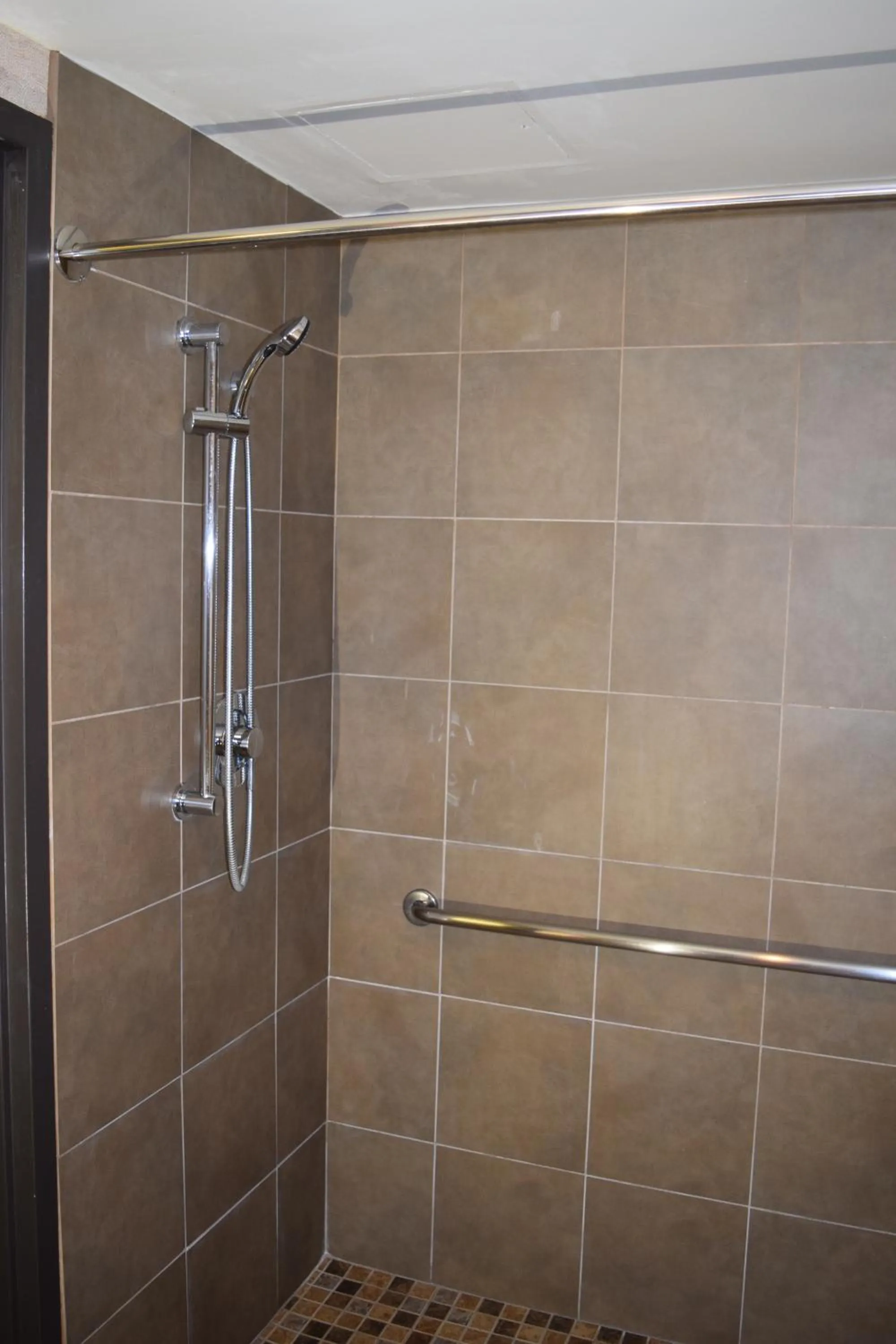 Bathroom in Airtel Plaza Hotel