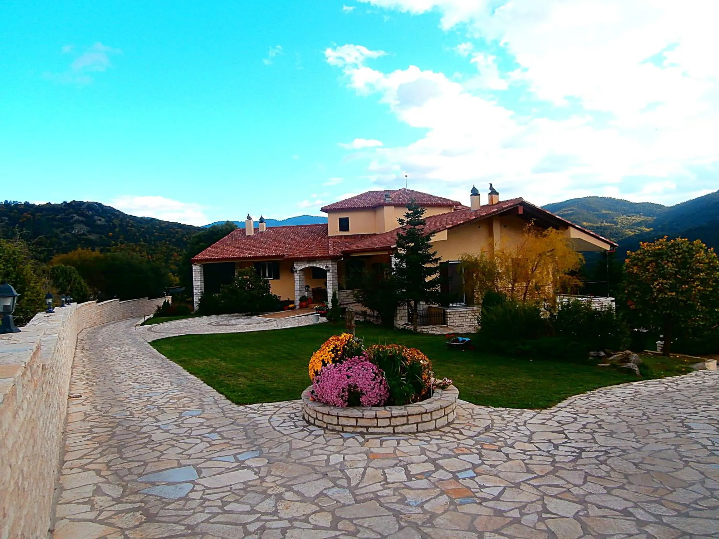 Property building in Margit Suites Hotel