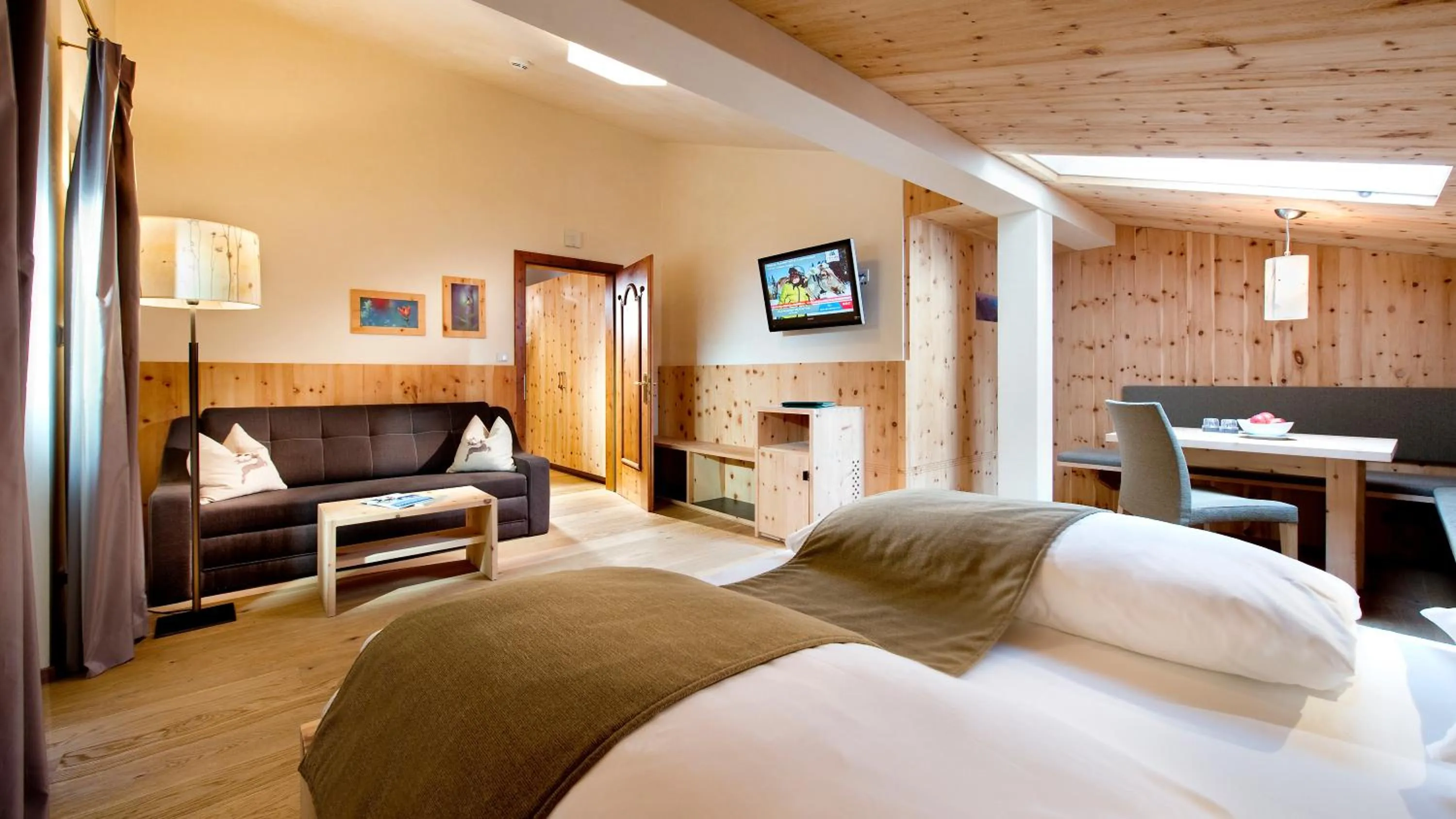 Photo of the whole room, Bed in Naturhotel Leitlhof