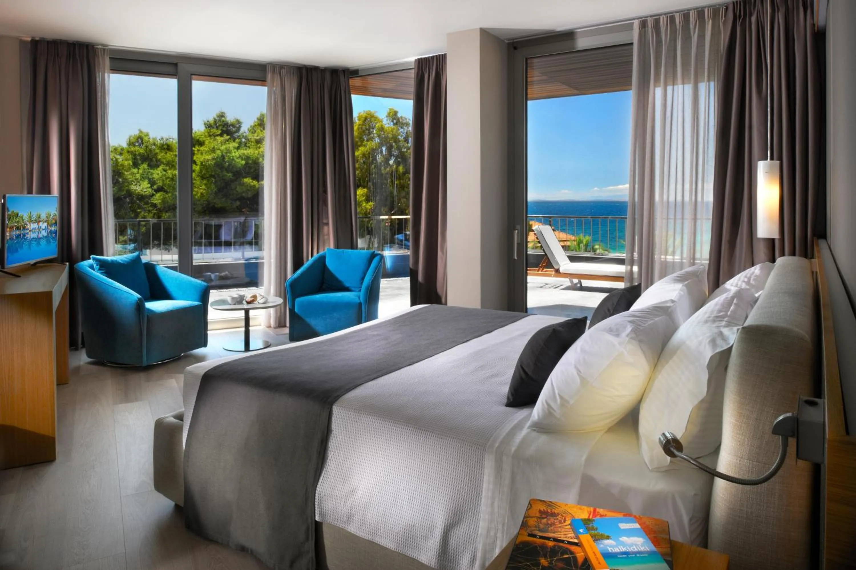 Photo of the whole room, Bed in Blue Dolphin Hotel