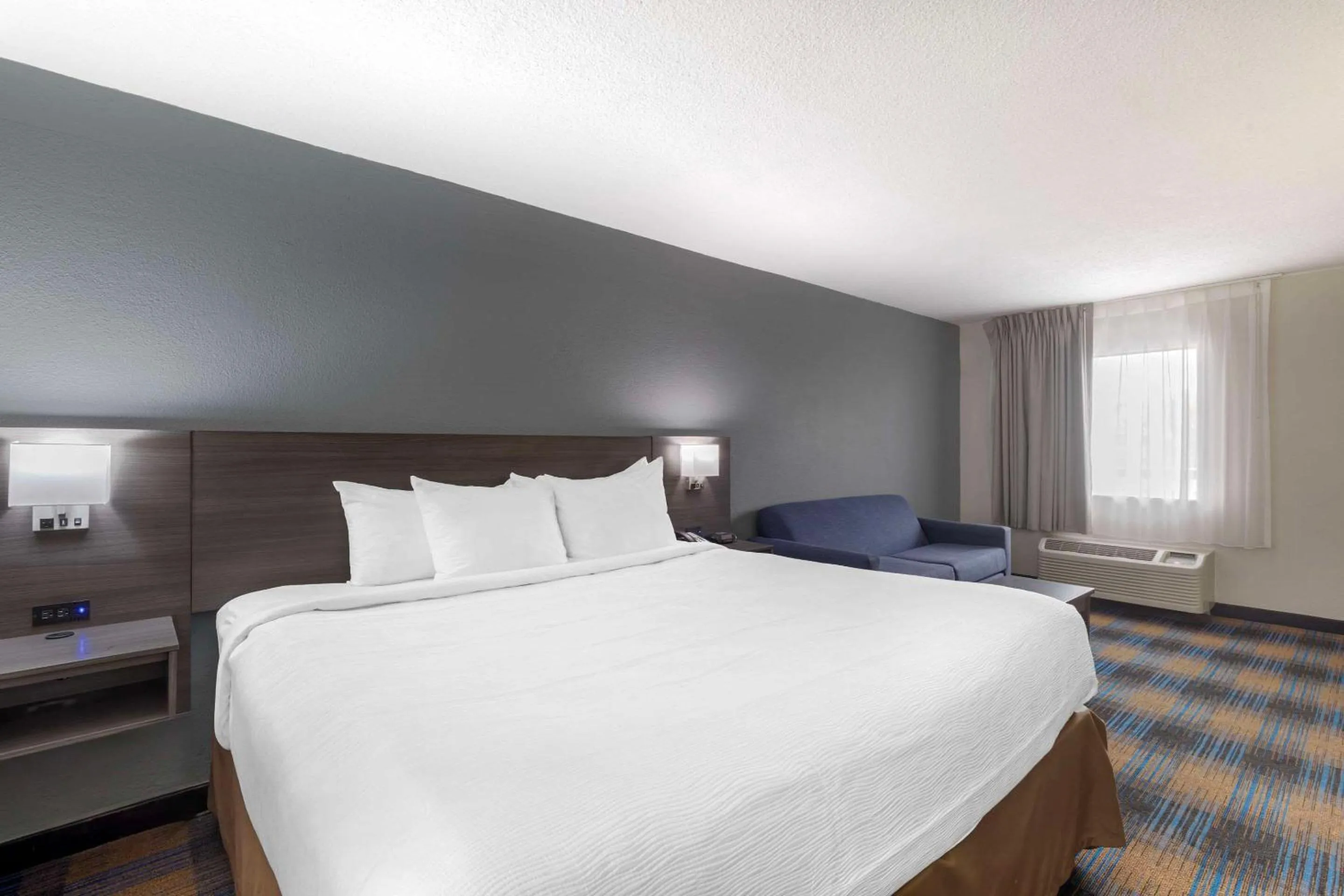 Bedroom, Bed in Quality Inn Memphis Downtown