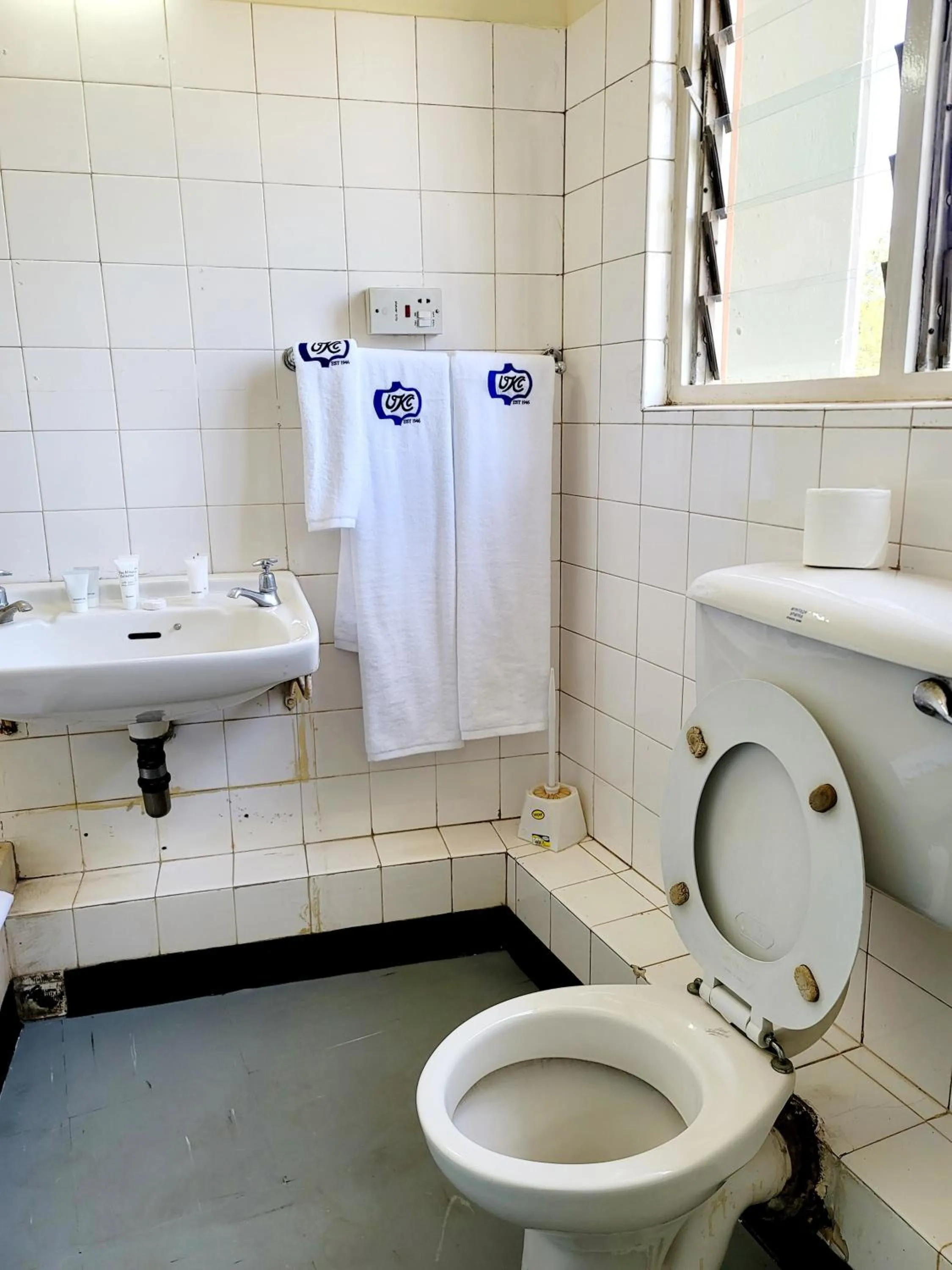 Toilet in United Kenya Club