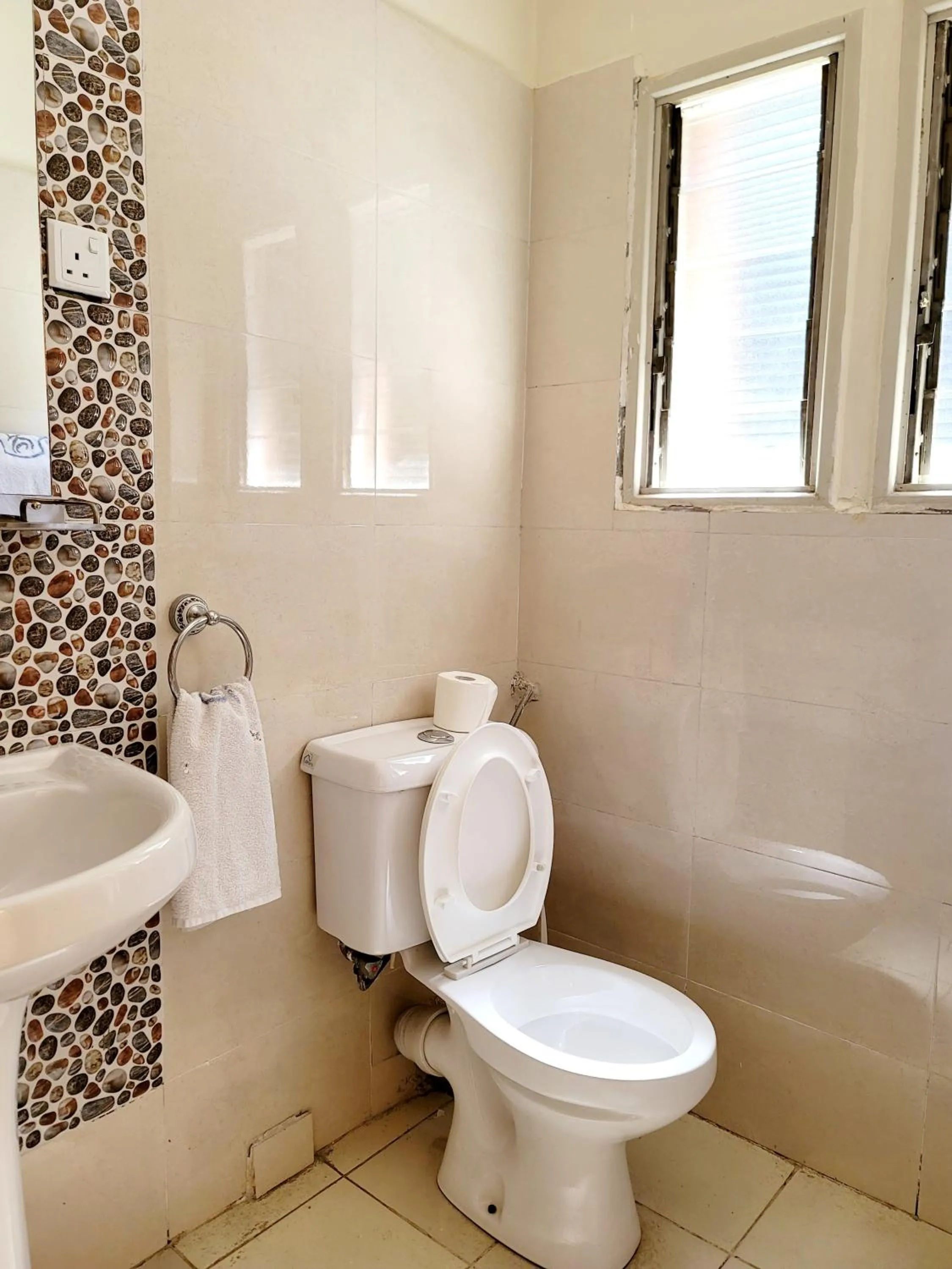 Toilet in United Kenya Club