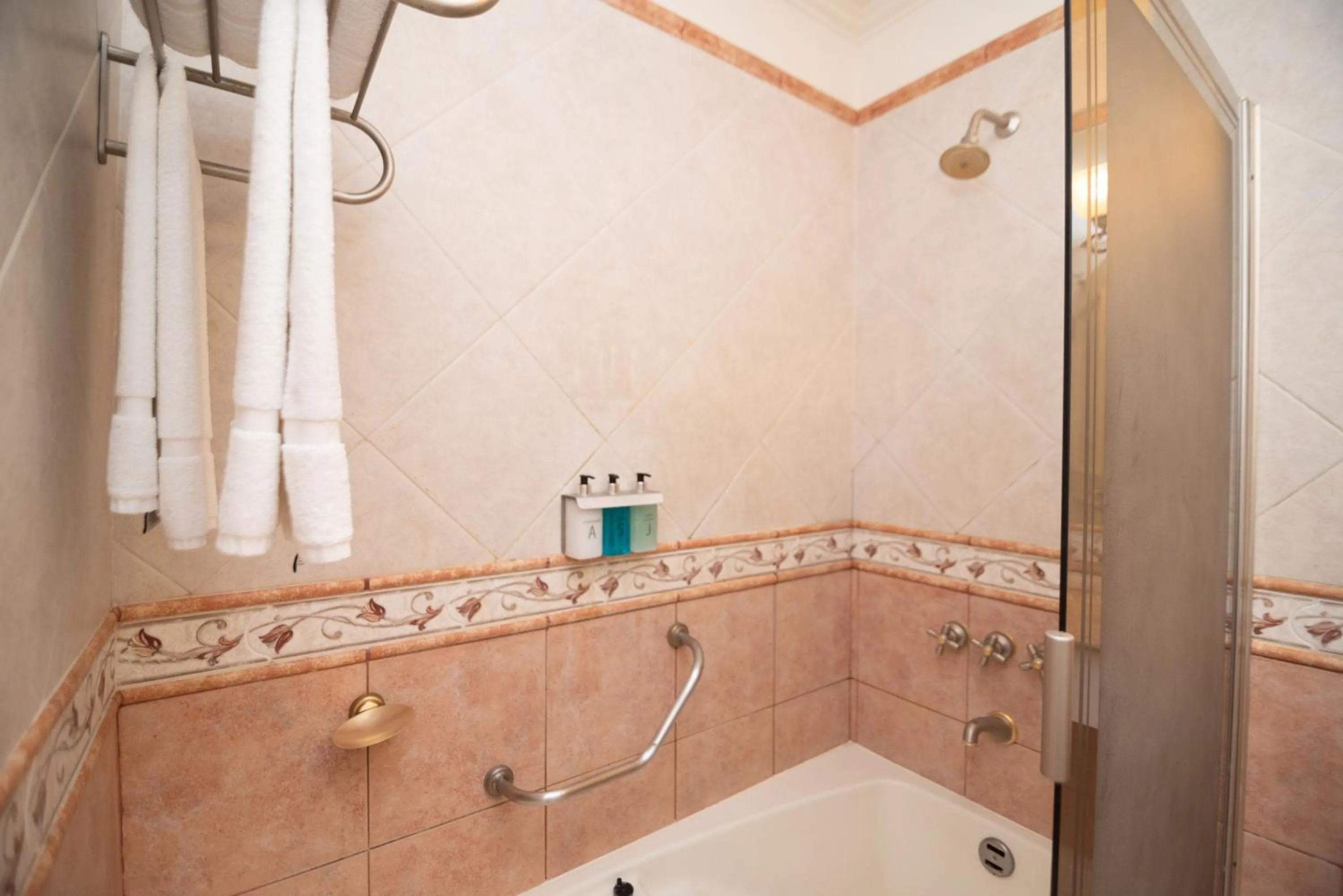 Epic Hotel Villa Mercedes