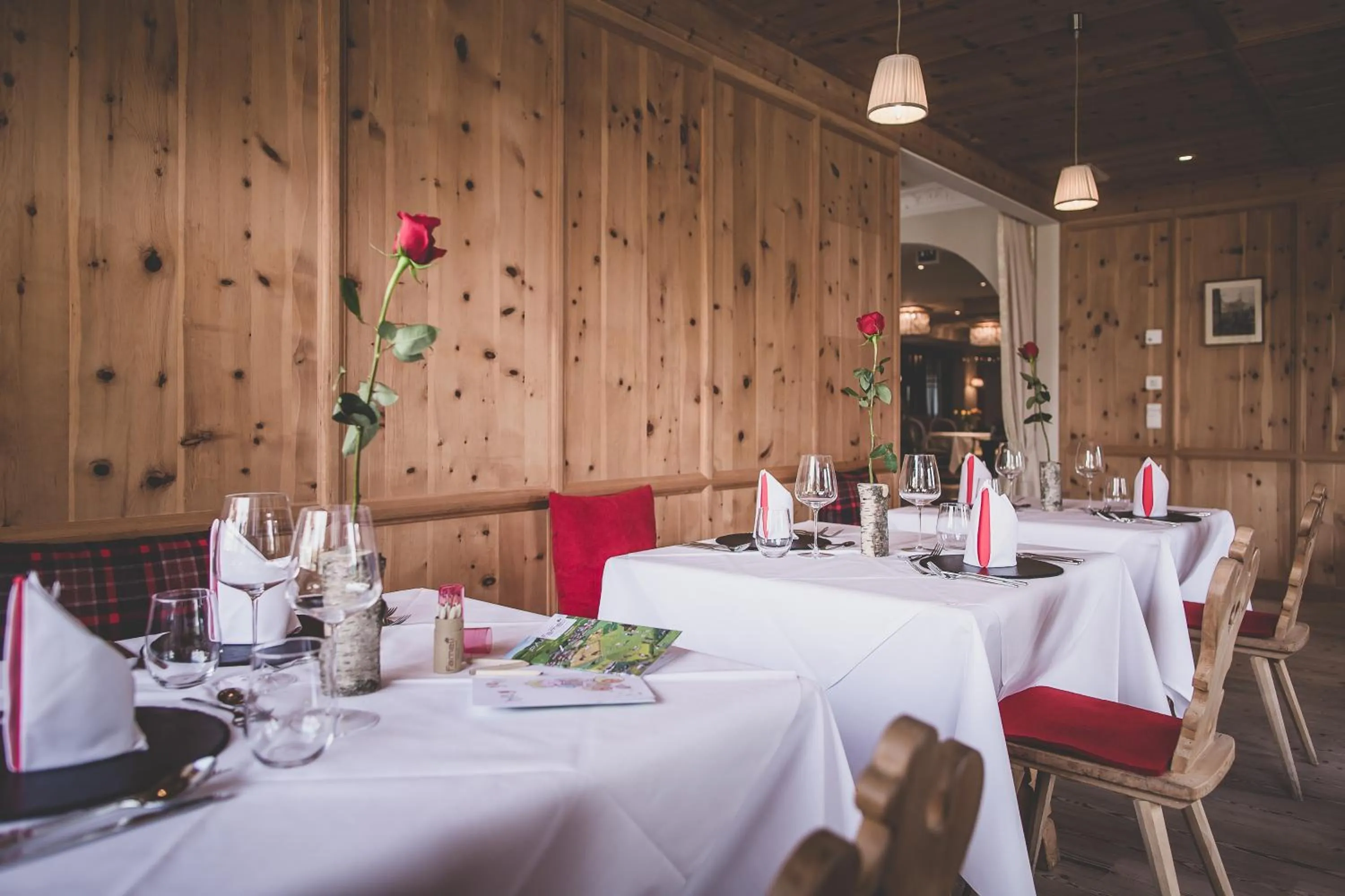 Restaurant/places to eat in Hotel Fameli