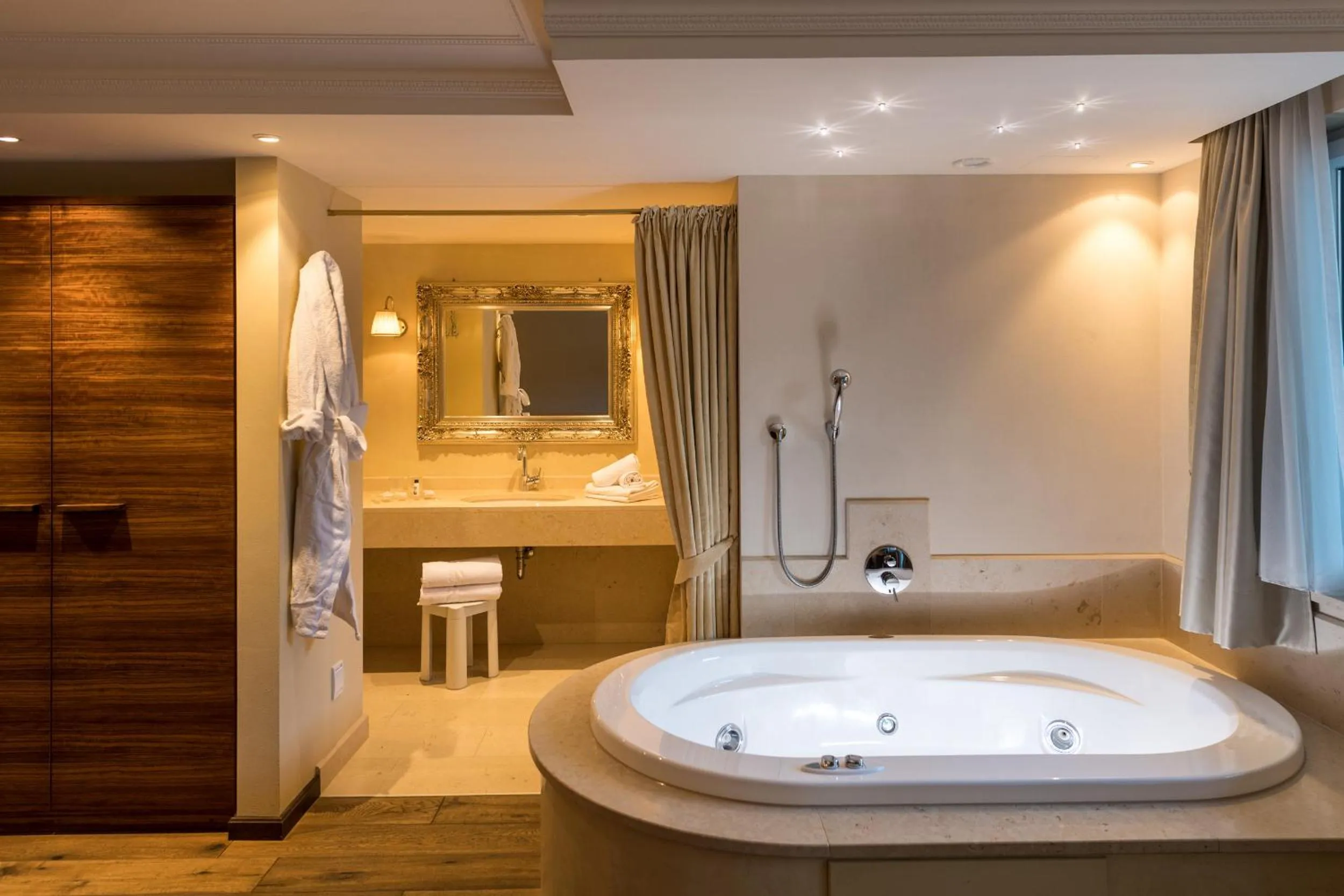 Comfort Suite in Hotel Fameli