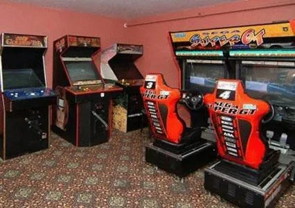 Game Room in Crown Choice Inn & Suites Lakeview and Waterpark