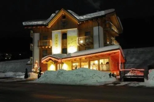 Facade/entrance in Residence Garnì Il Giglio