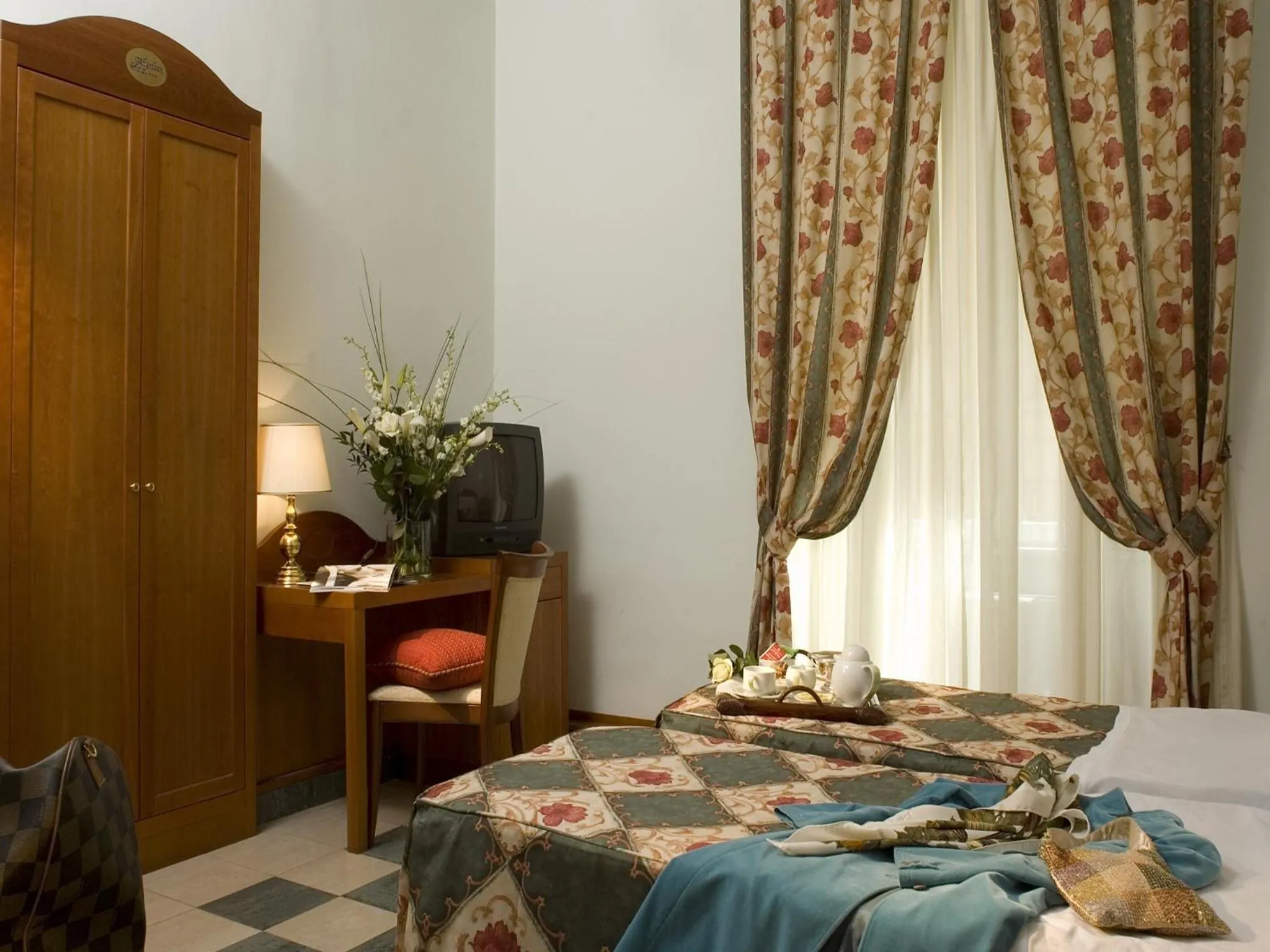 Bedroom, Bed in Hotel Aberdeen