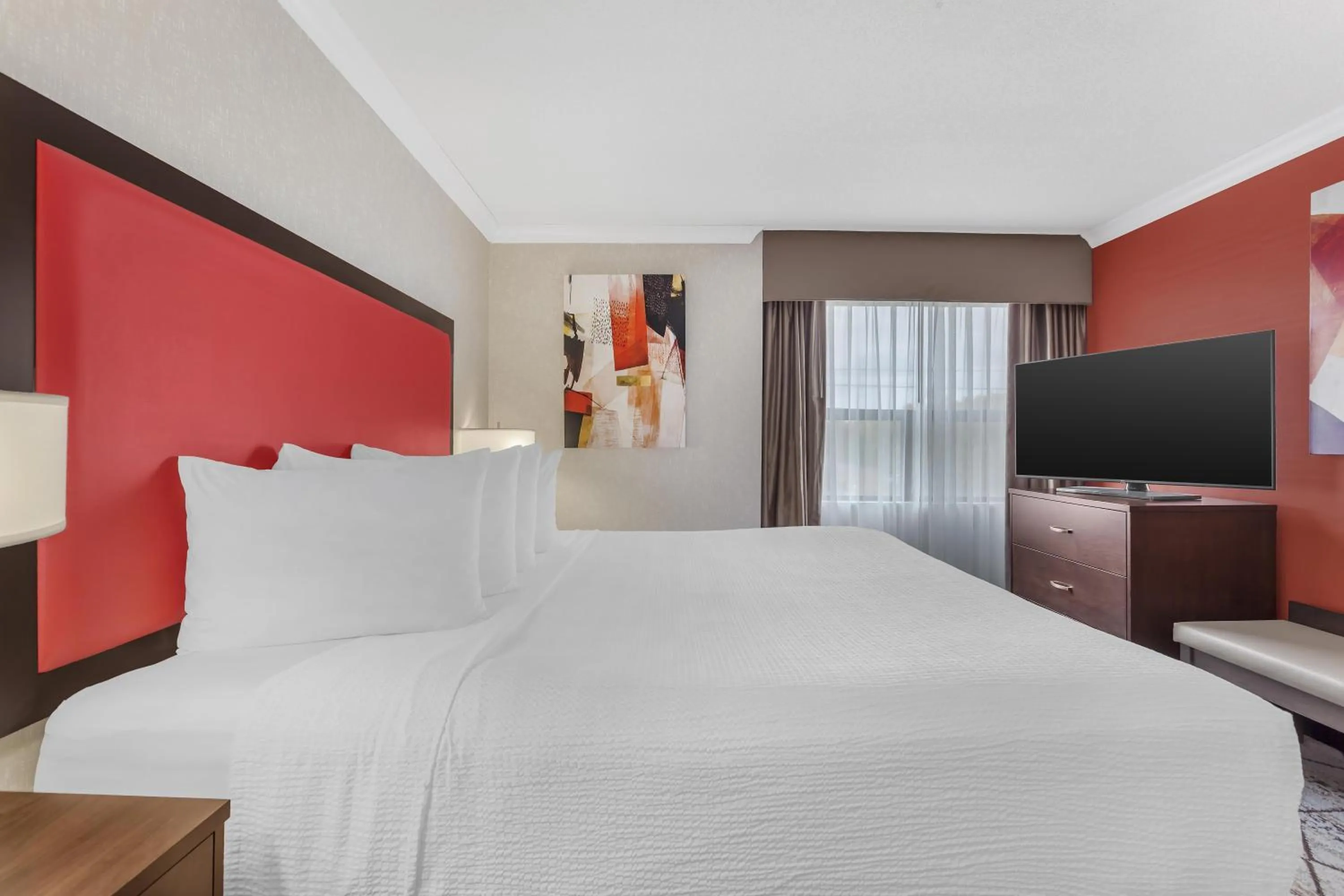 Bedroom, Bed in Best Western Plus Rose City Suites