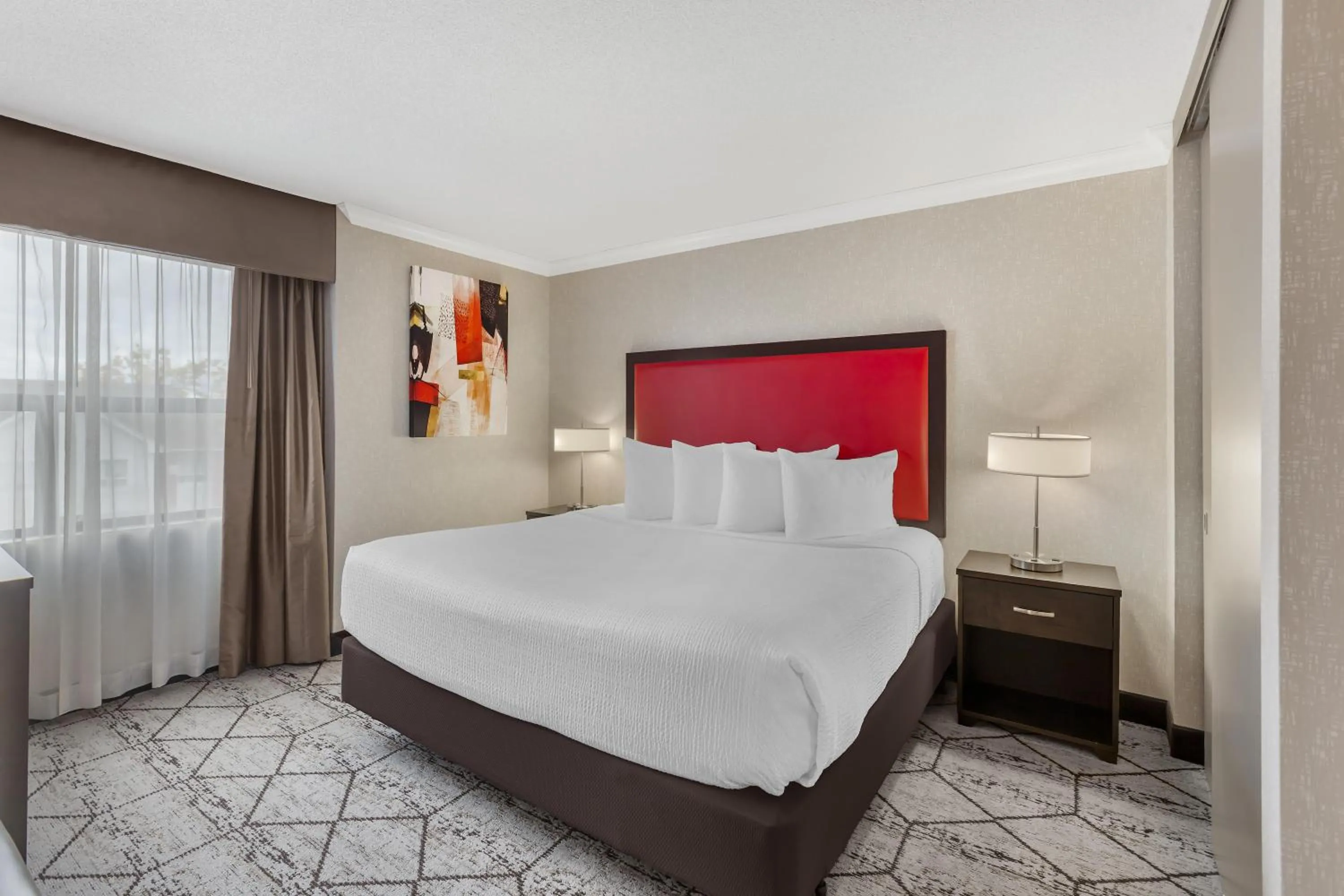 Bedroom, Bed in Best Western Plus Rose City Suites