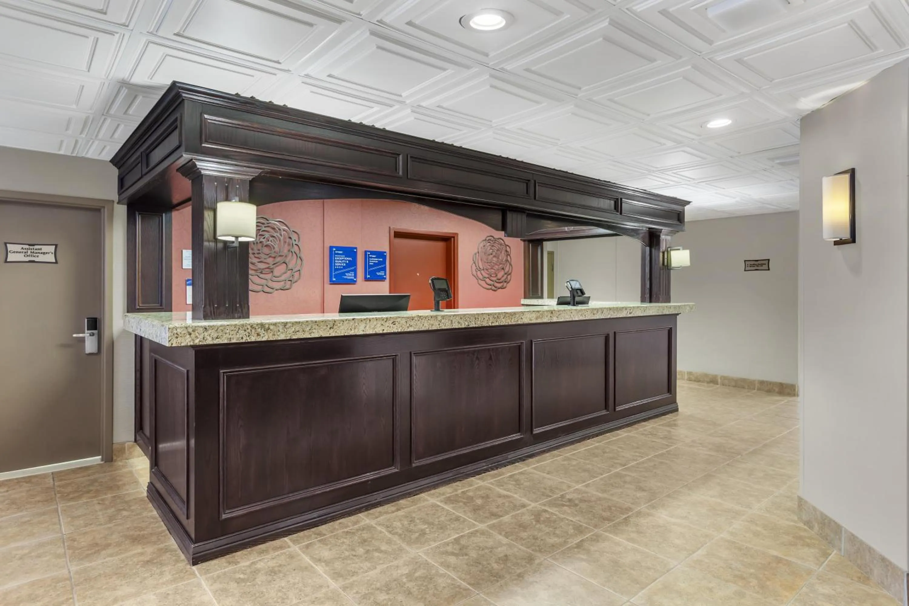 Lobby or reception in Best Western Plus Rose City Suites