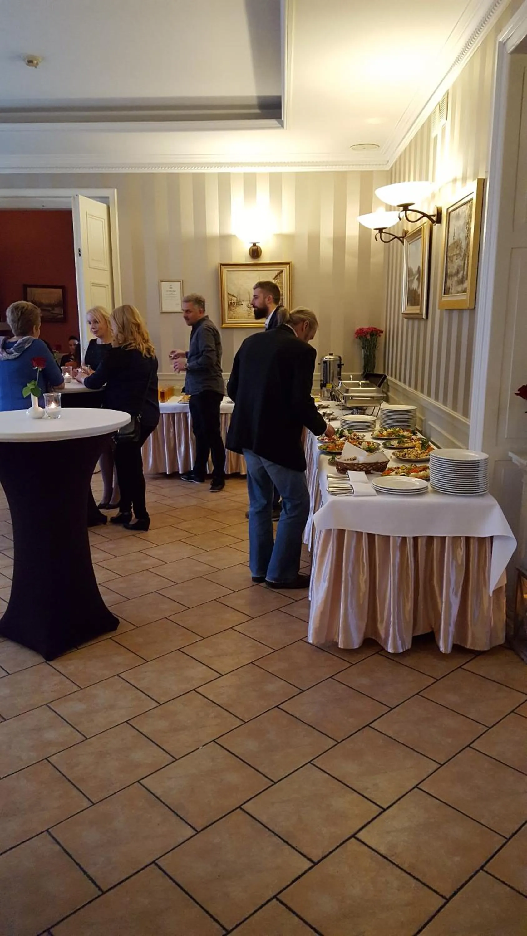 People in Hotel Dworek***