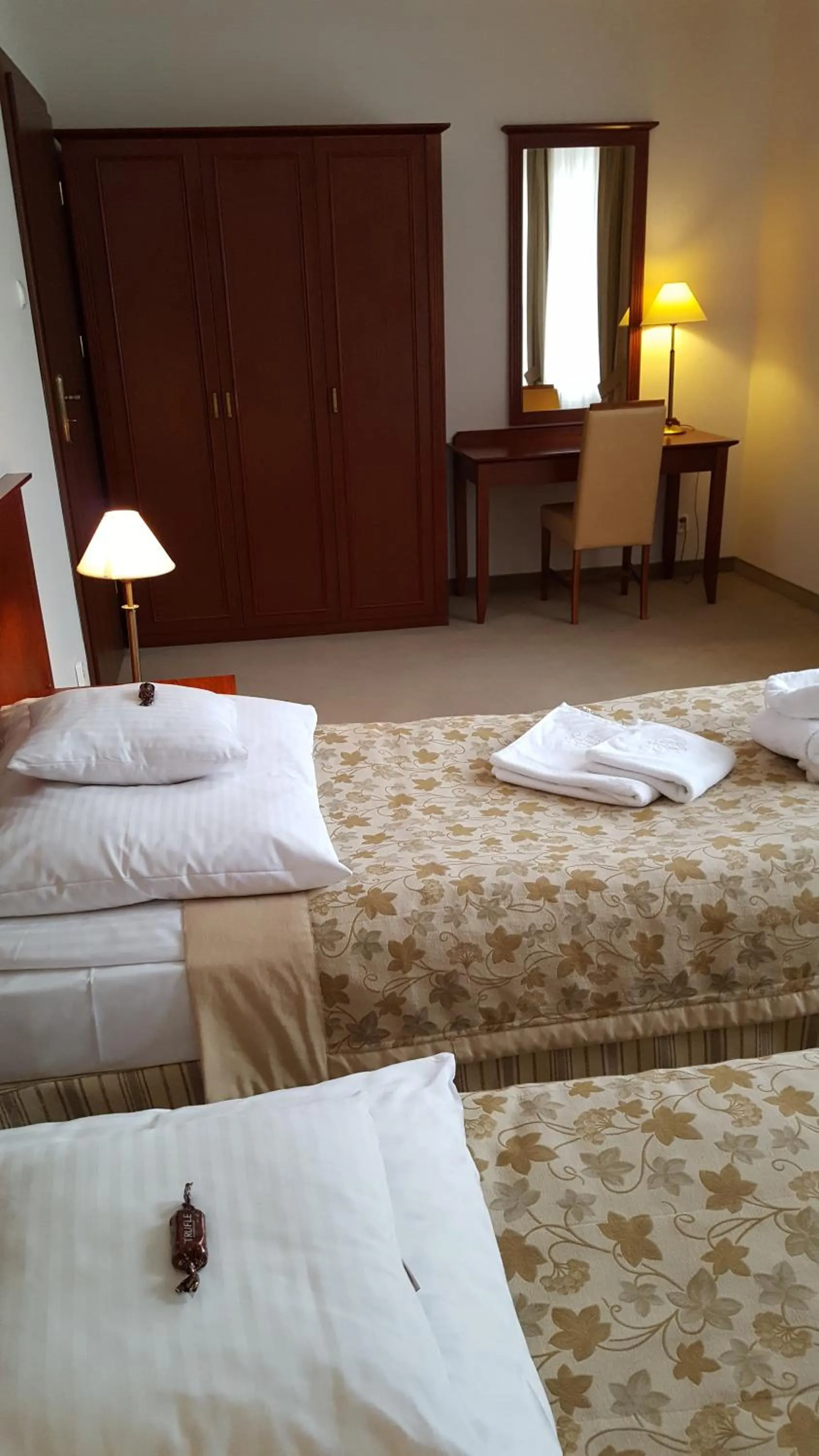 Bed in Hotel Dworek***