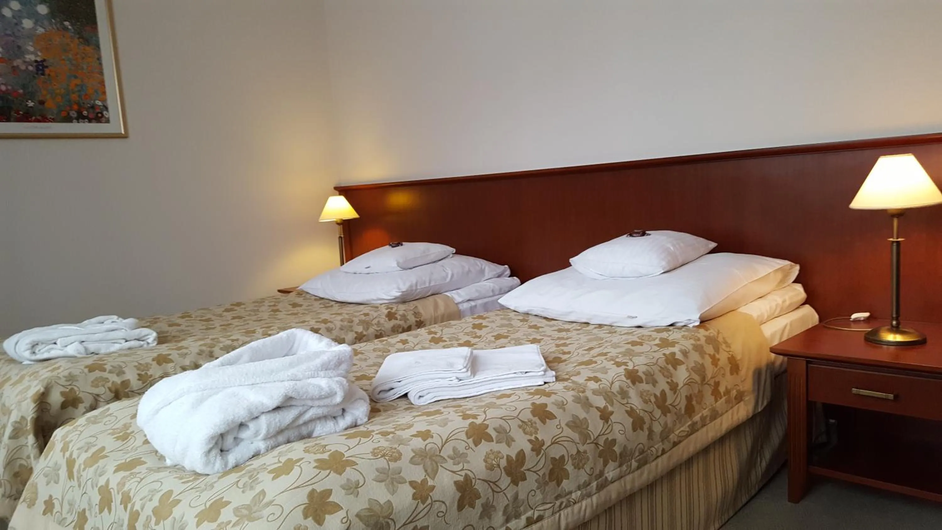 Bed in Hotel Dworek***