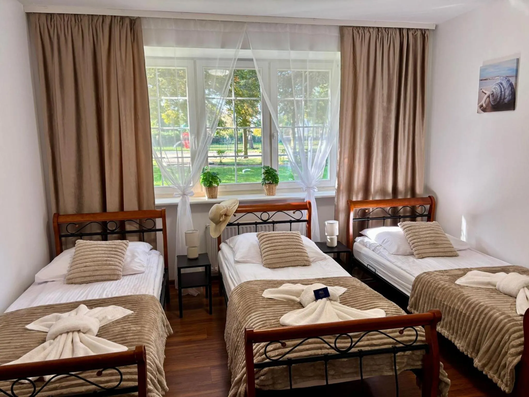 Bed in Great Polonia Beach & Molo