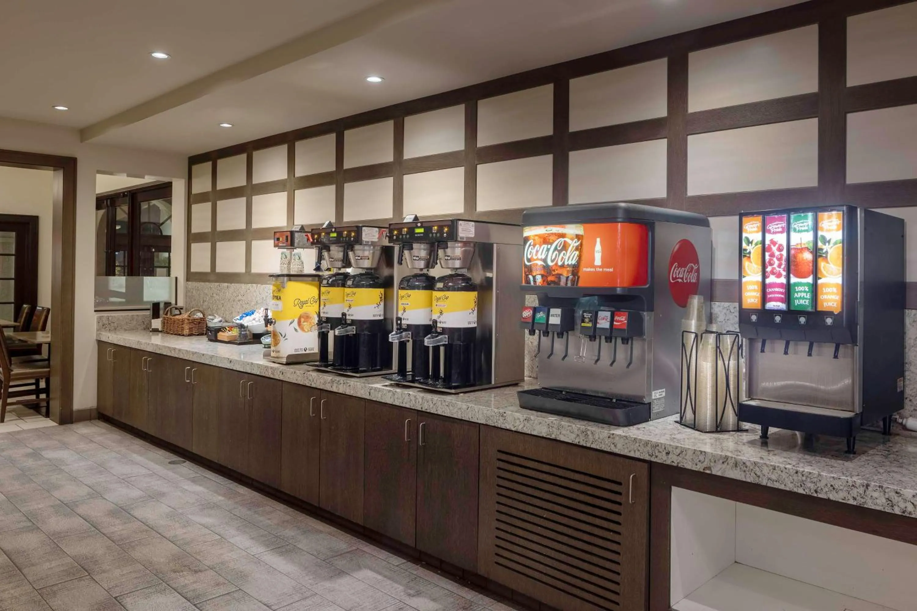 Restaurant/places to eat in Embassy Suites by Hilton Palm Desert