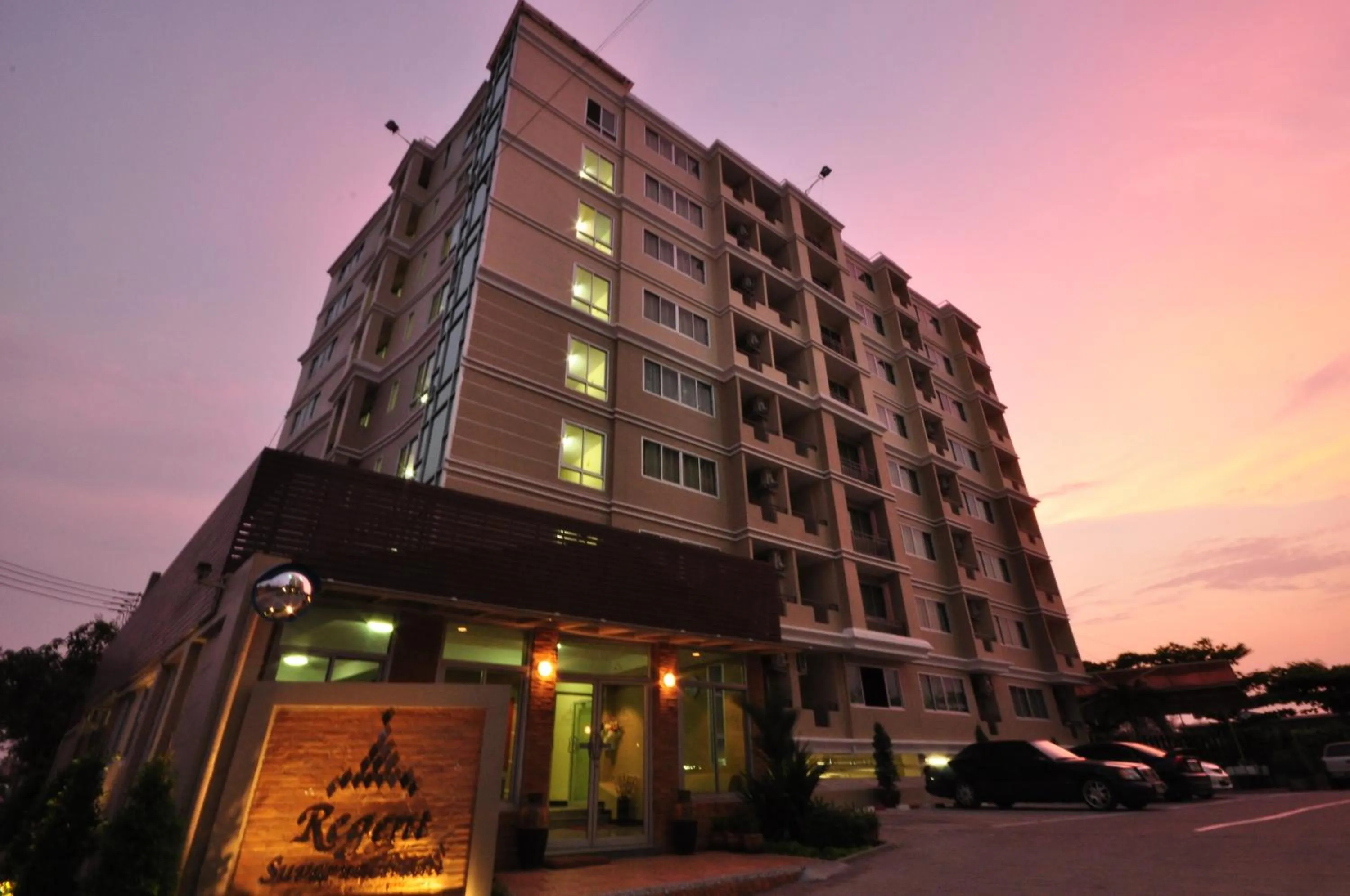 Facade/entrance in Regent Suvarnabhumi Hotel