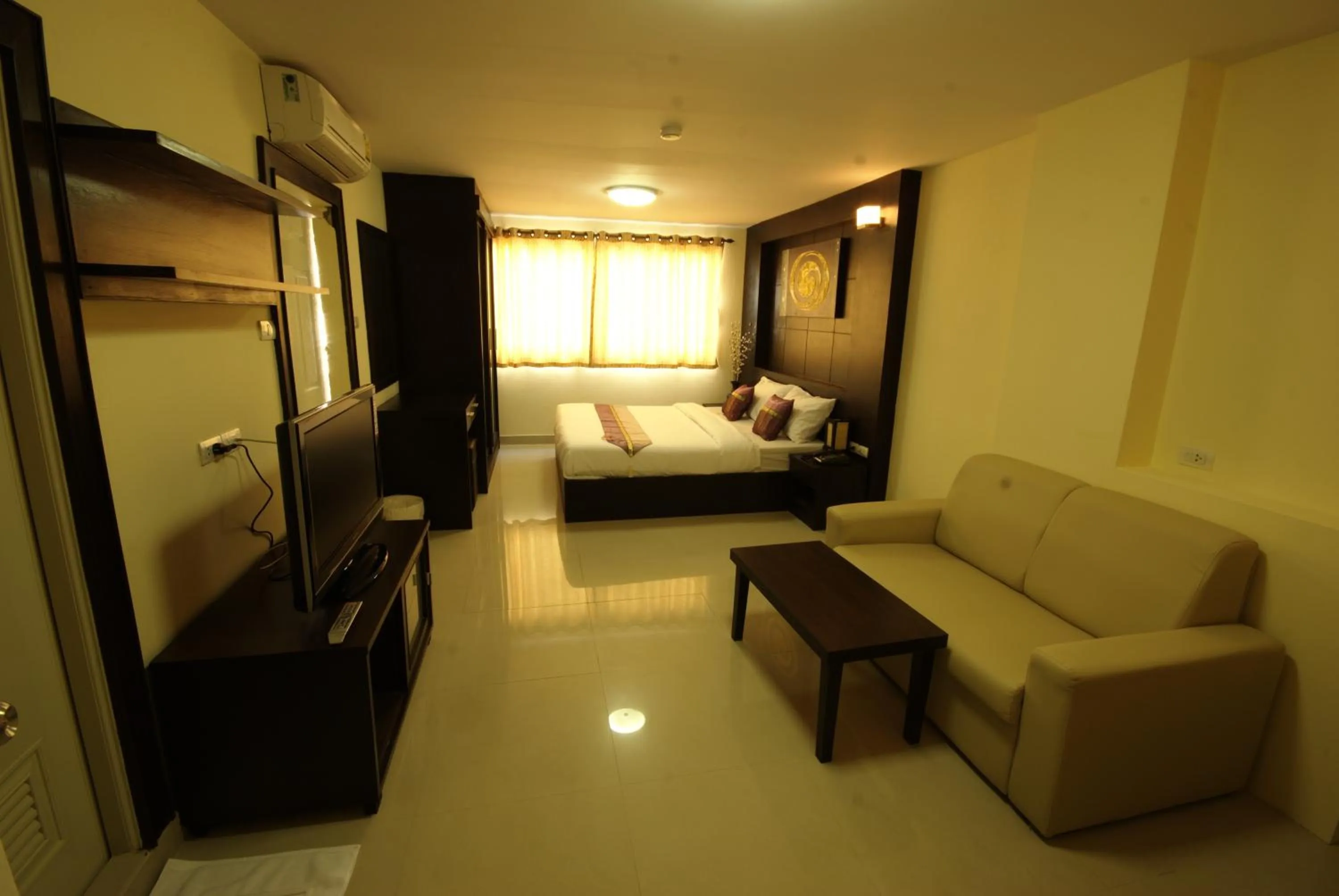 Bed in Regent Suvarnabhumi Hotel