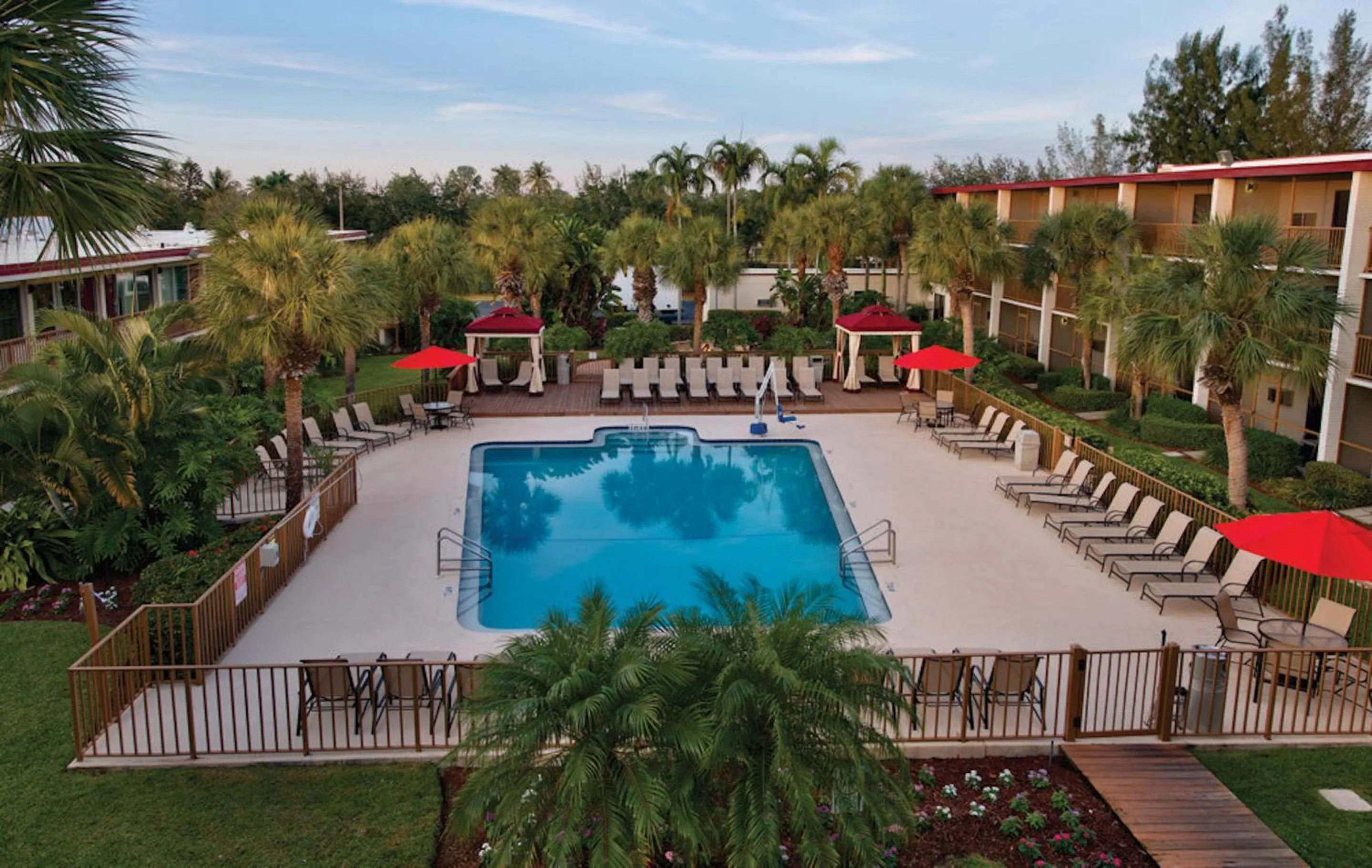 Swimming pool in Red Roof Inn PLUS+ & Suites Naples Downtown-5th Ave S