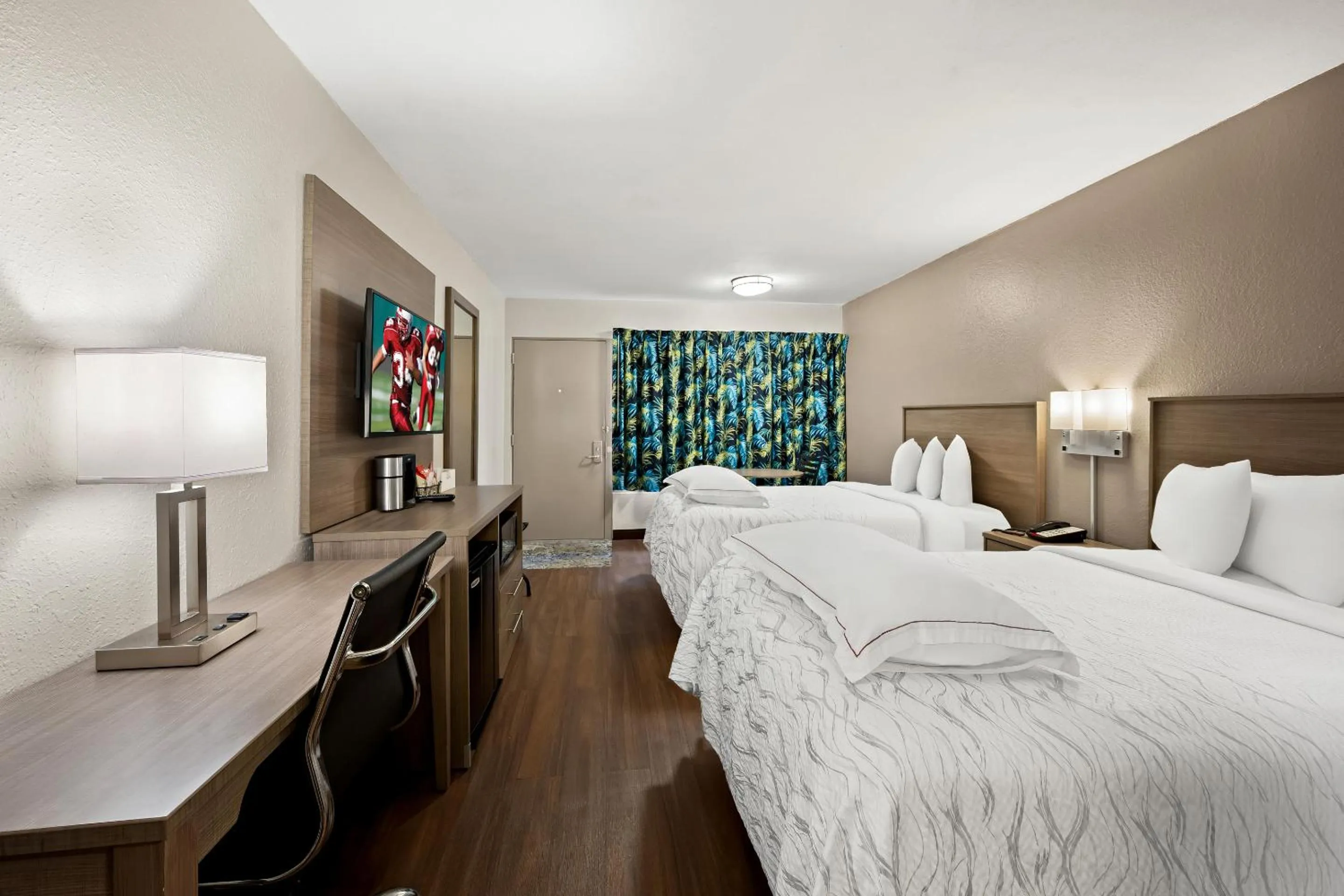 Bedroom, Bed in Red Roof Inn PLUS+ & Suites Naples Downtown-5th Ave S