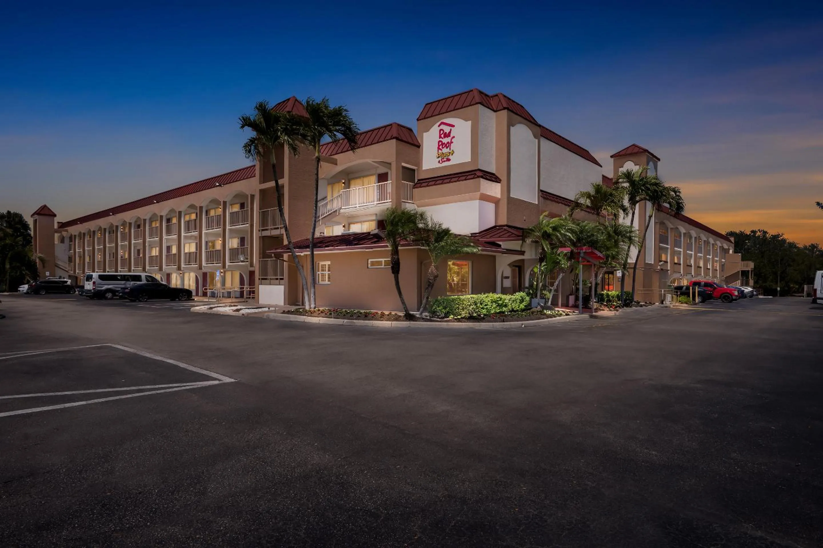 Property building in Red Roof Inn PLUS+ & Suites Naples Downtown-5th Ave S