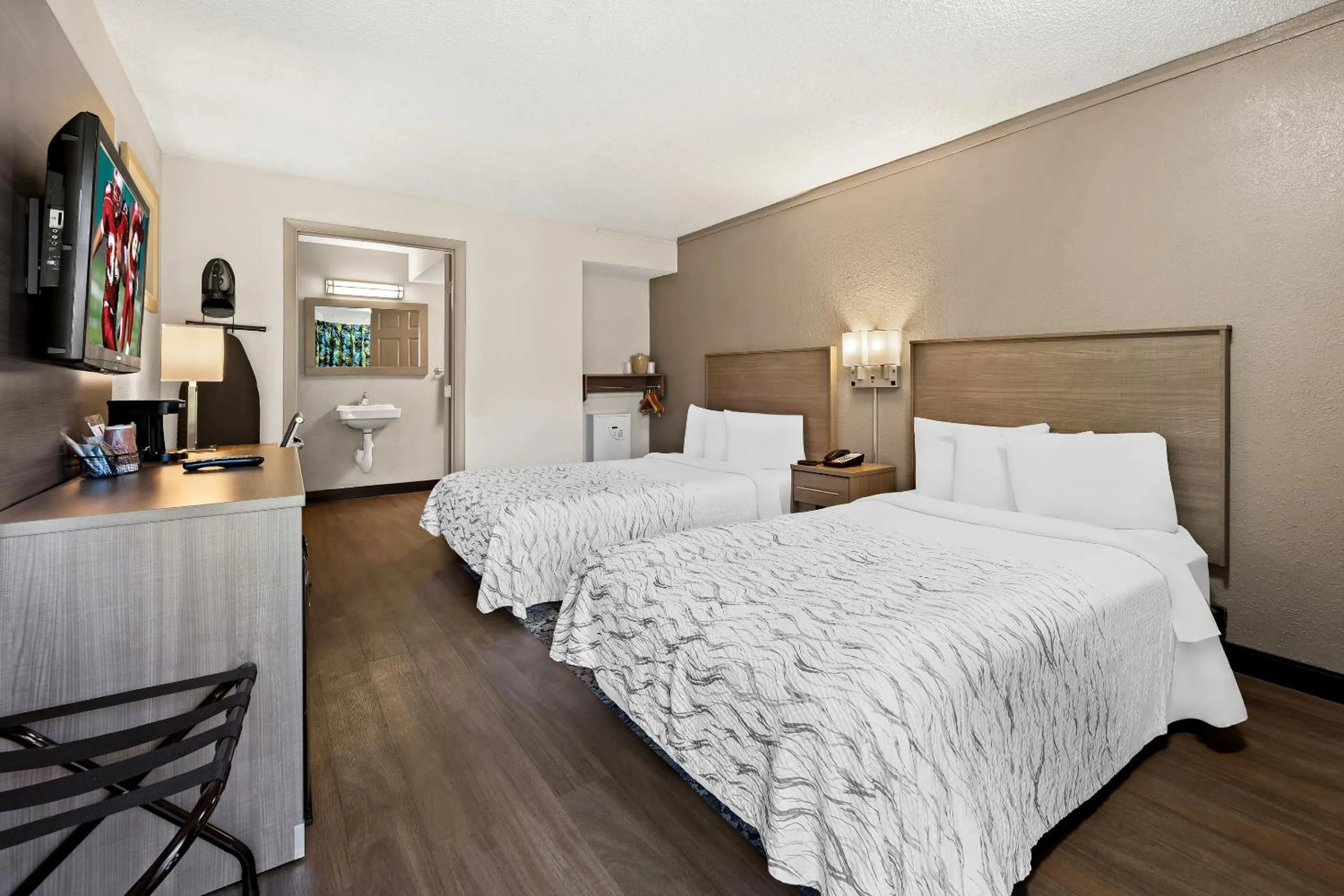 Bedroom, Bed in Red Roof Inn PLUS+ & Suites Naples Downtown-5th Ave S