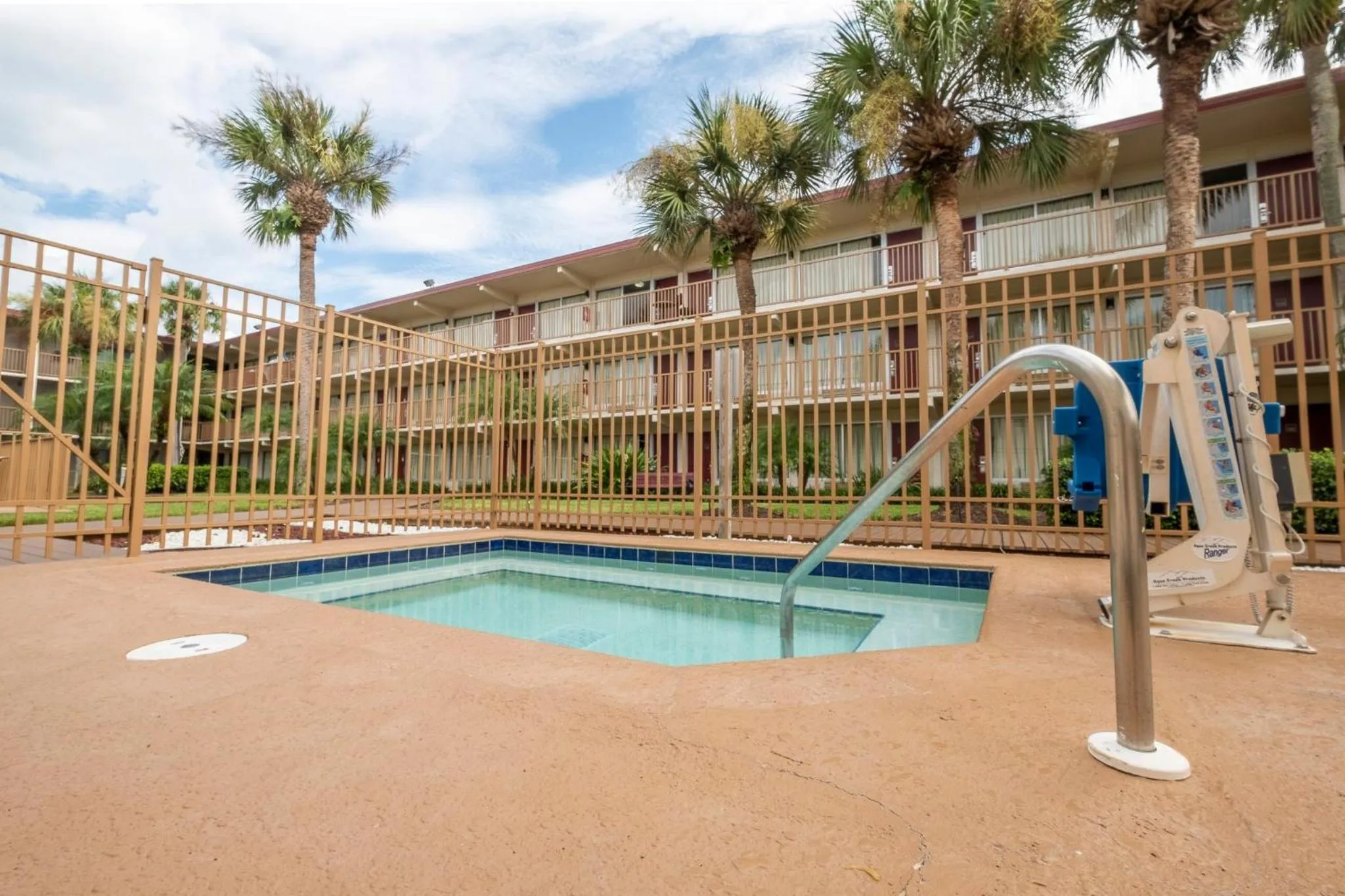 Spa and wellness centre/facilities in Red Roof Inn PLUS+ & Suites Naples Downtown-5th Ave S