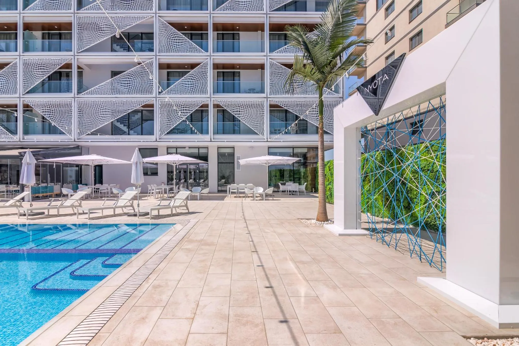 Swimming pool in Nyota Hotel & Conference Center