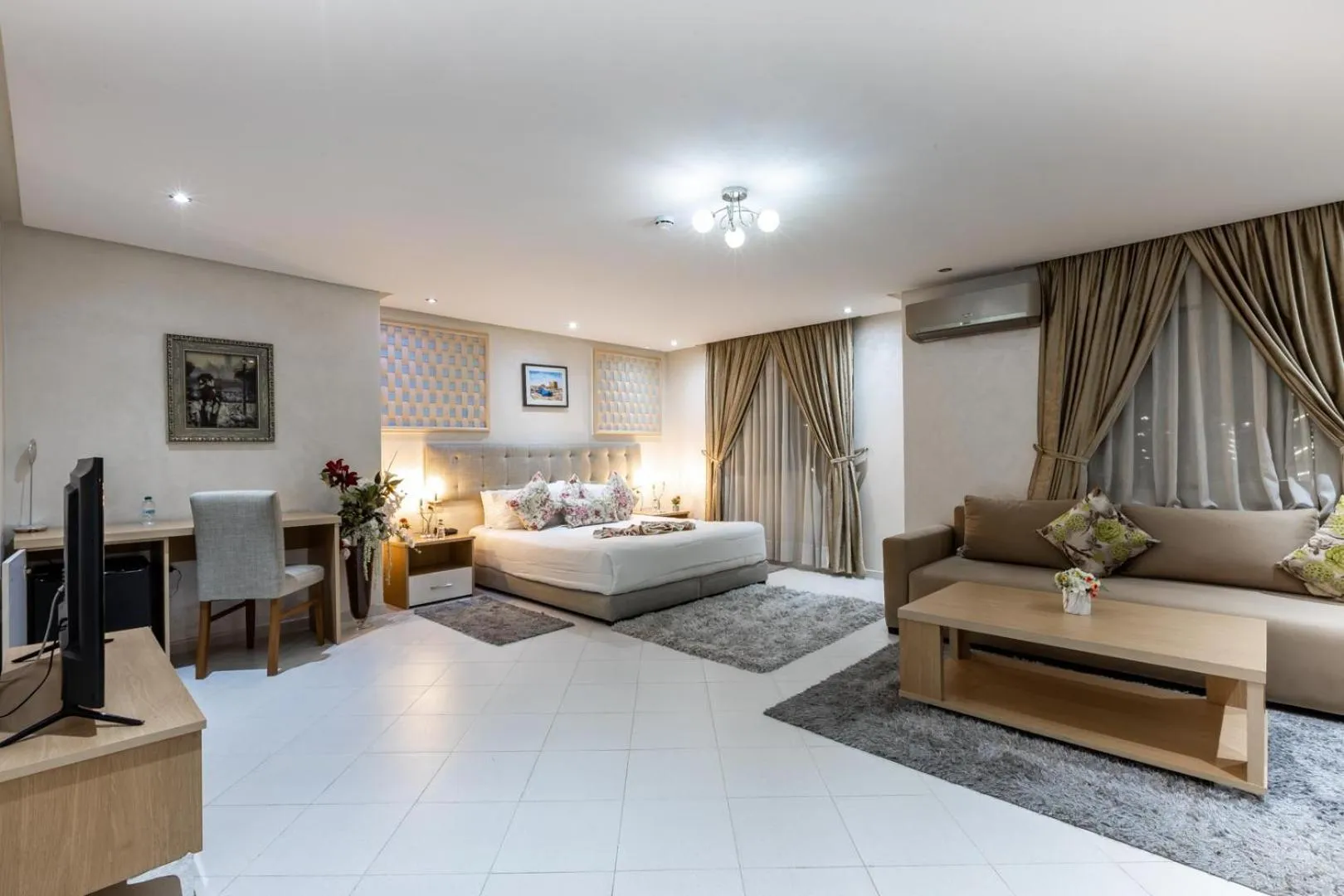 Bedroom in Hotel Hospitality-Inn City Center