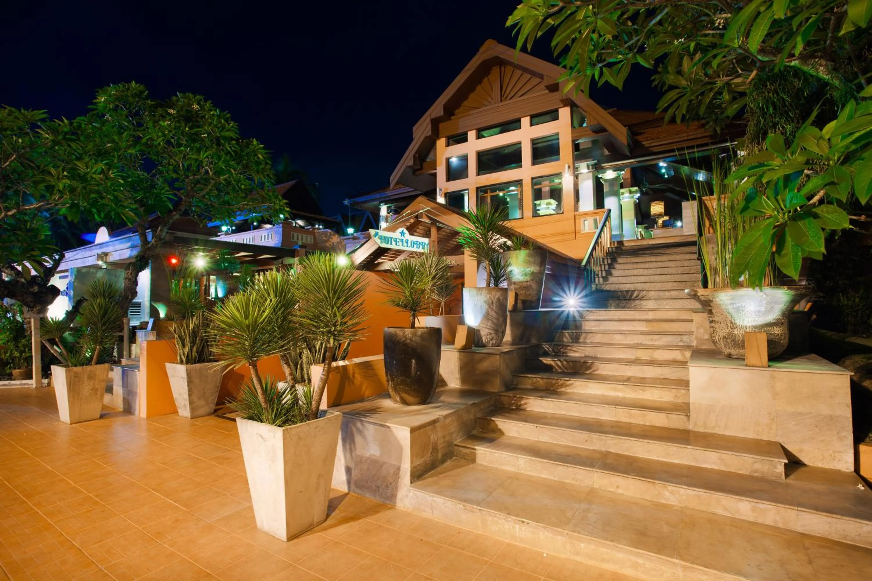 Lobby or reception in Seaview Patong Hotel - SHA Plus