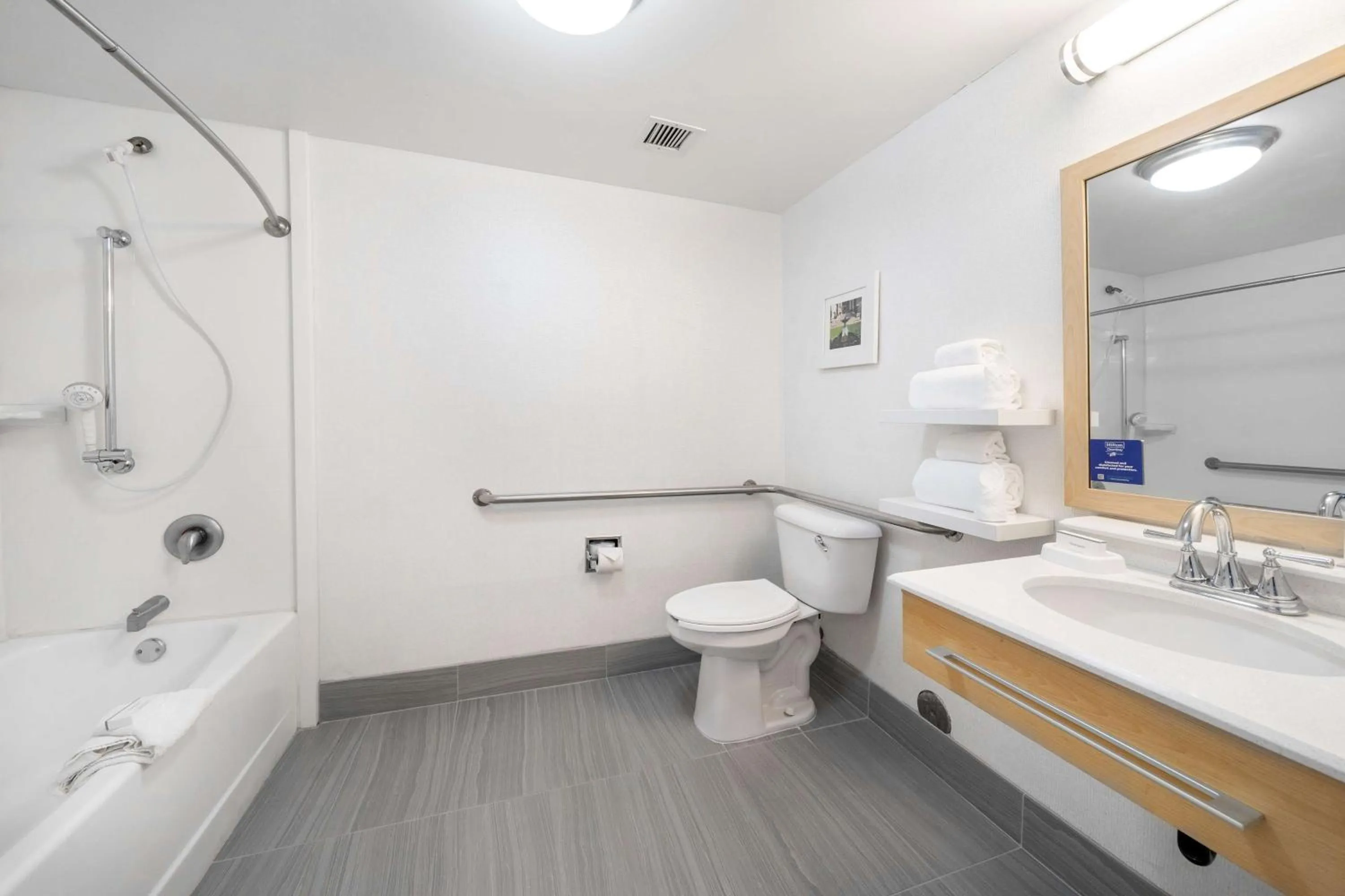 Bathroom in Hampton Inn & Suites Modesto - Salida