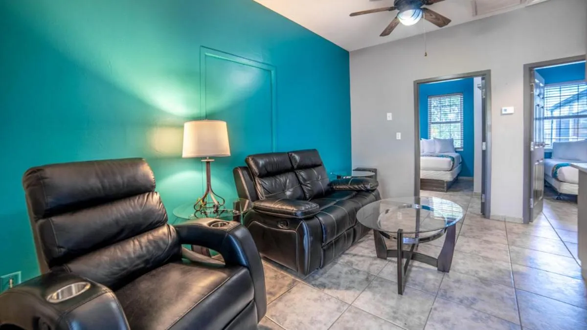 Seating area in Ivey House Everglades Adventures Hotel