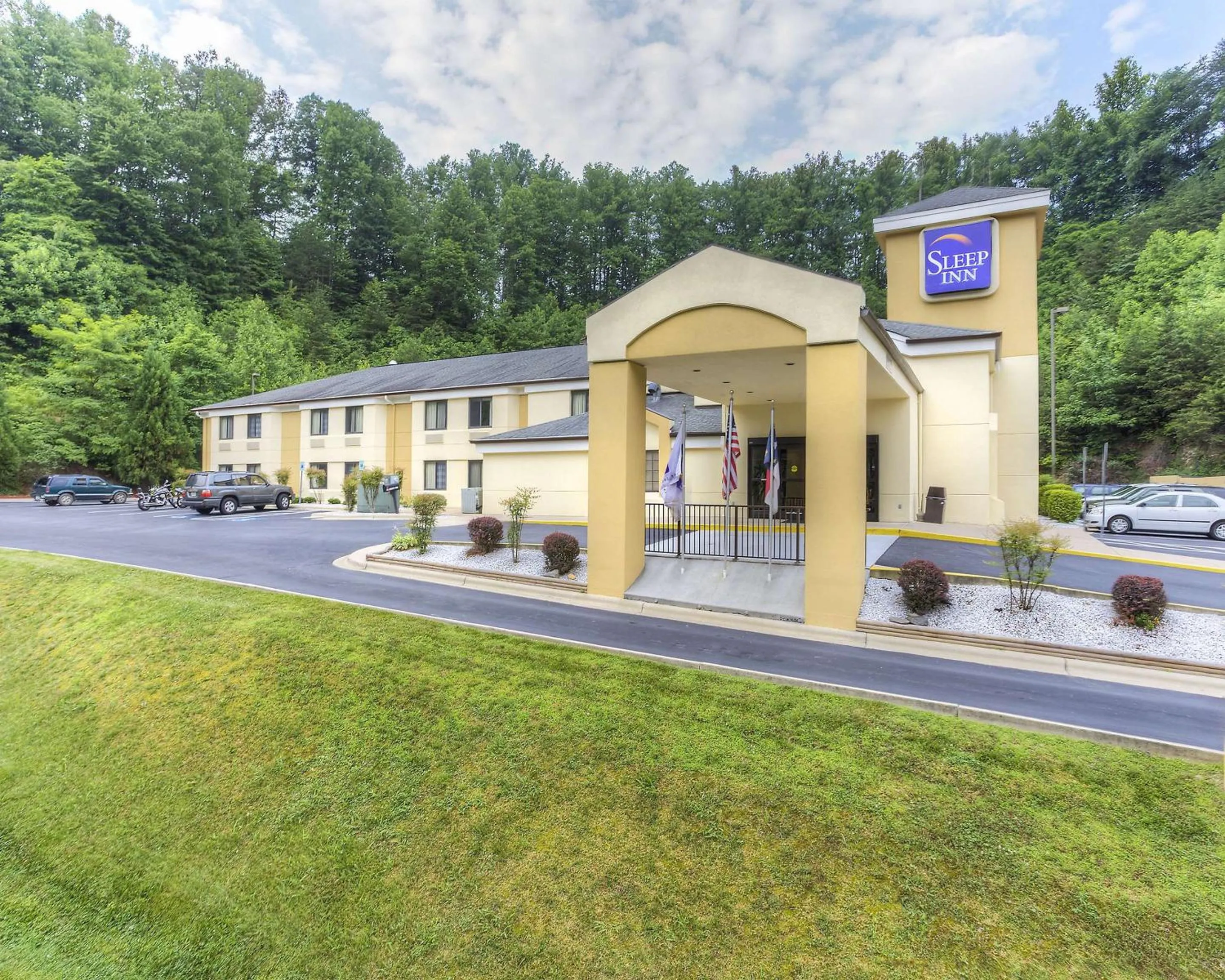 Property building in Sleep Inn Bryson City - Cherokee Area