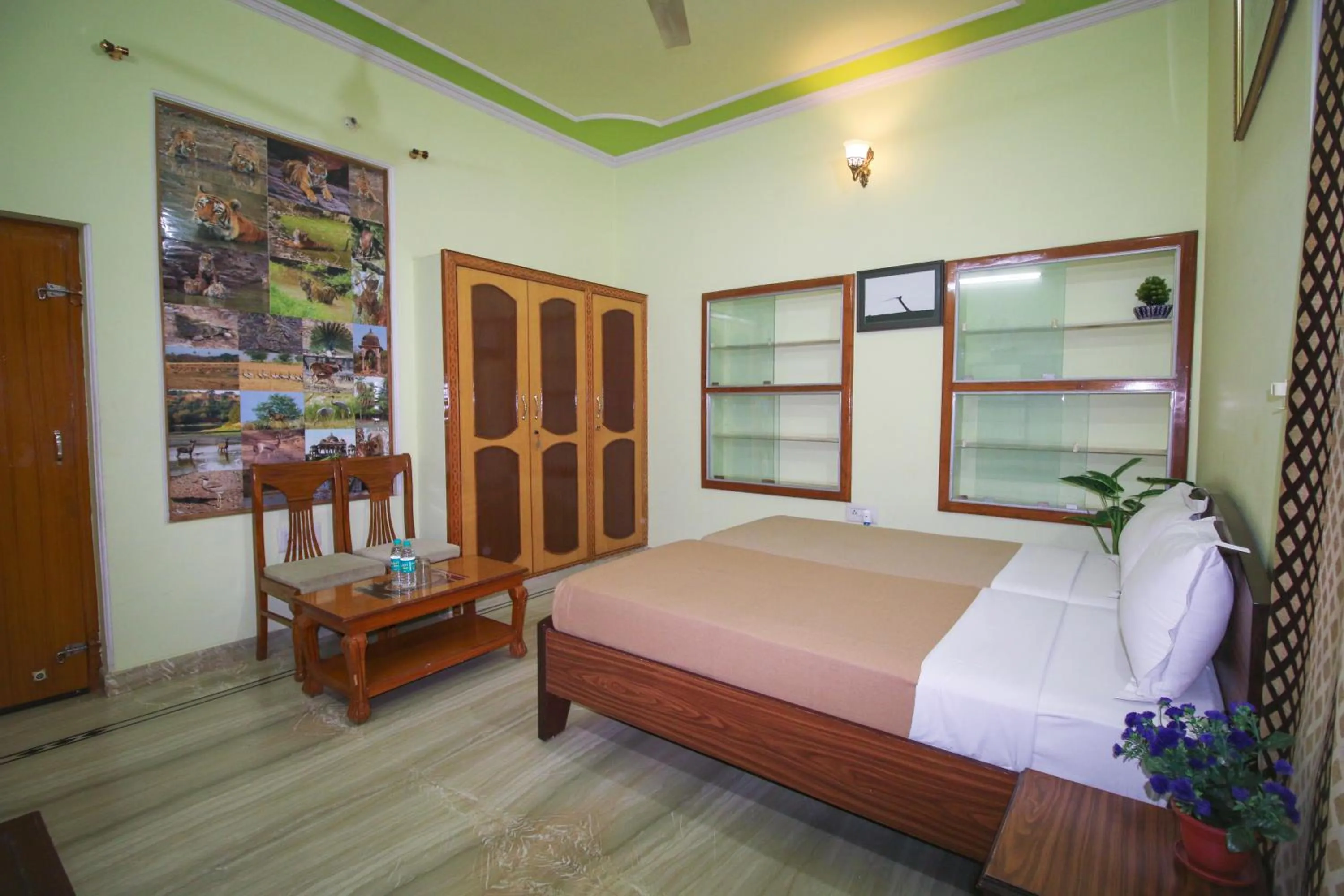 room service, Bed in Ranthambore Tiger Home