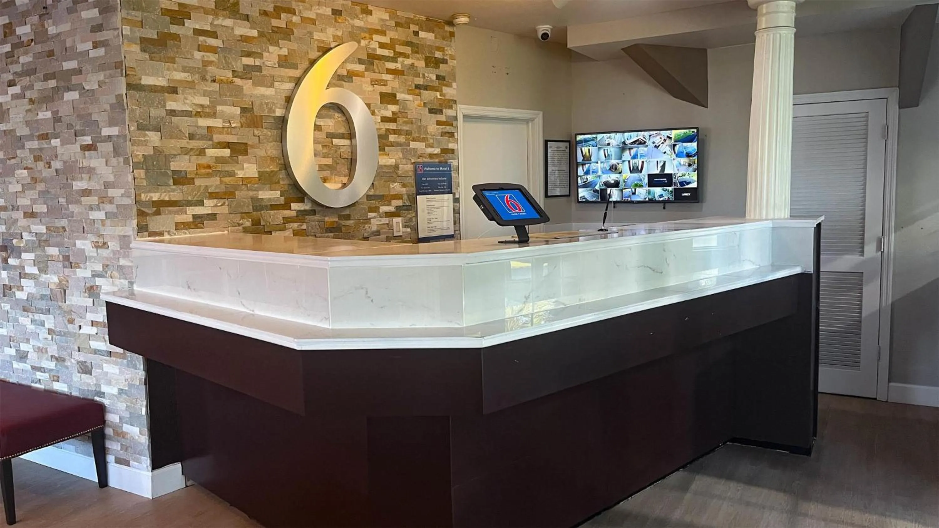 Lobby or reception in Motel 6 Lake City, FL – Medical Center