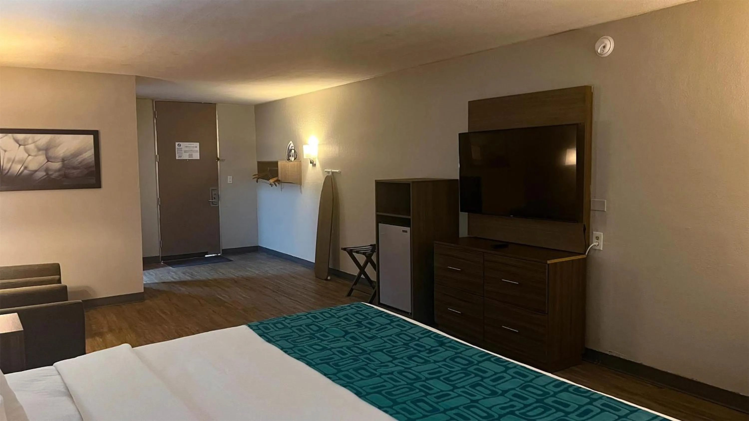 Bedroom, Bed in Motel 6 Lake City, FL – Medical Center