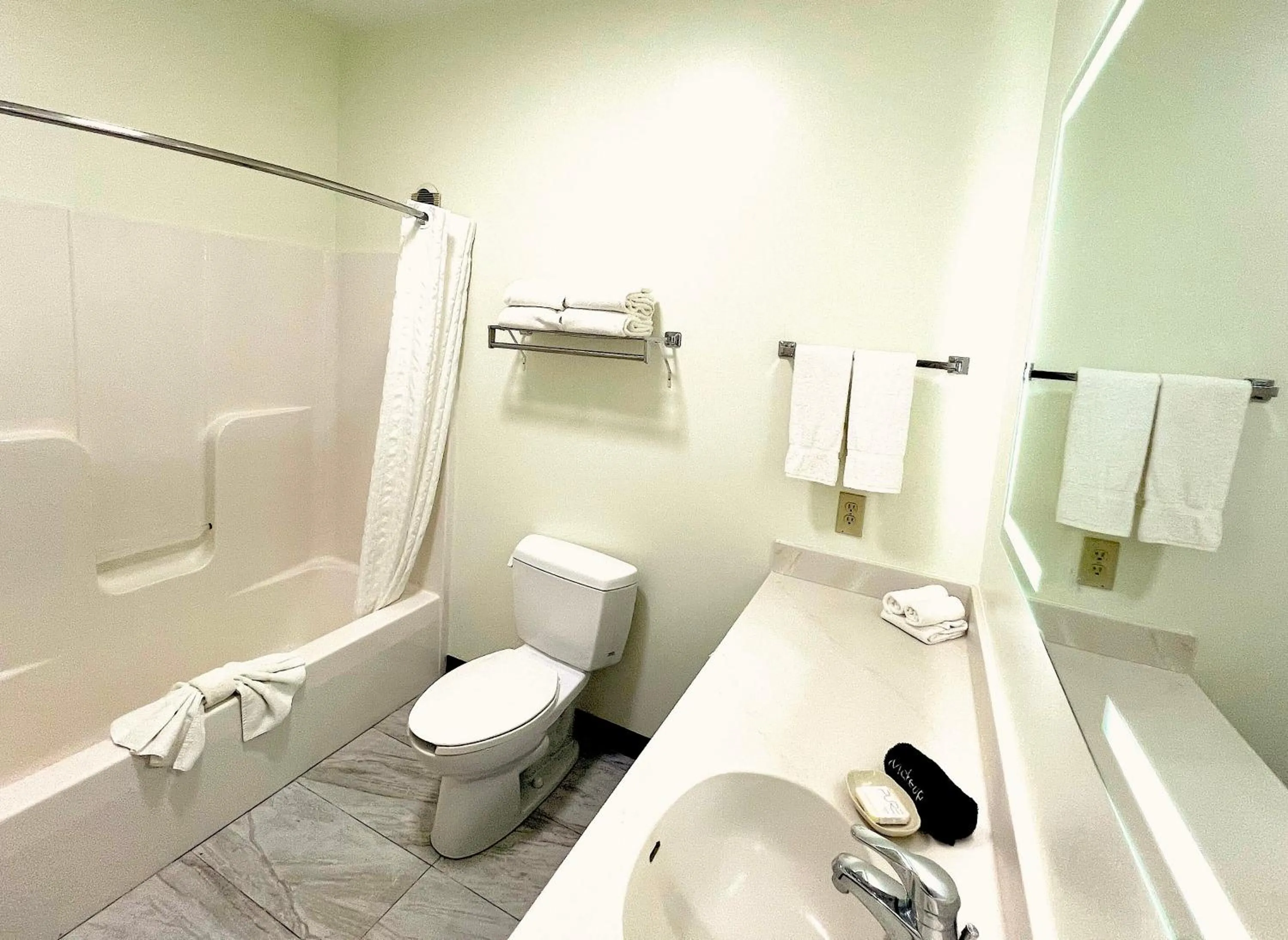 Bathroom in Van Buren Hotel