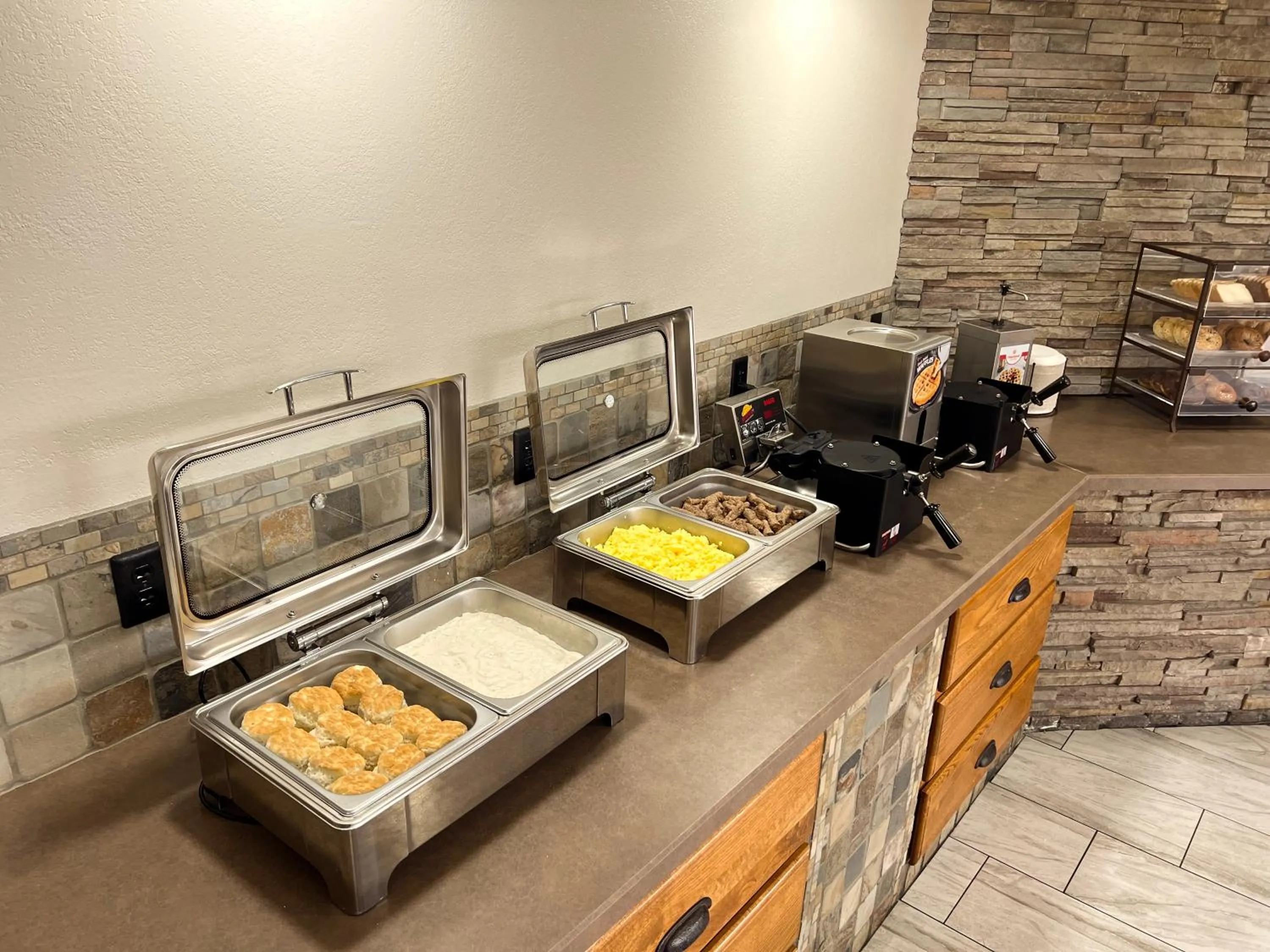 Buffet breakfast in Van Buren Hotel