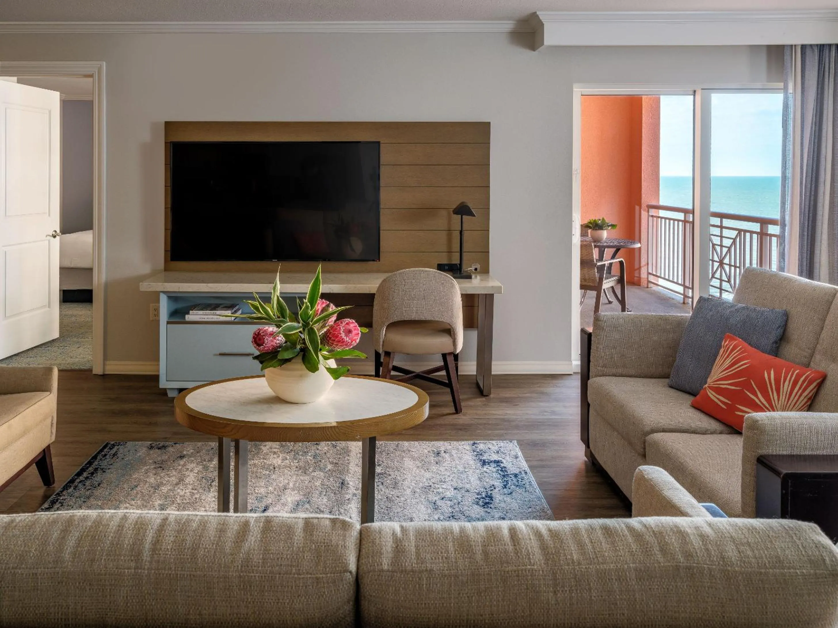 Communal lounge/ TV room in Hyatt Regency Clearwater Beach Resort & Spa