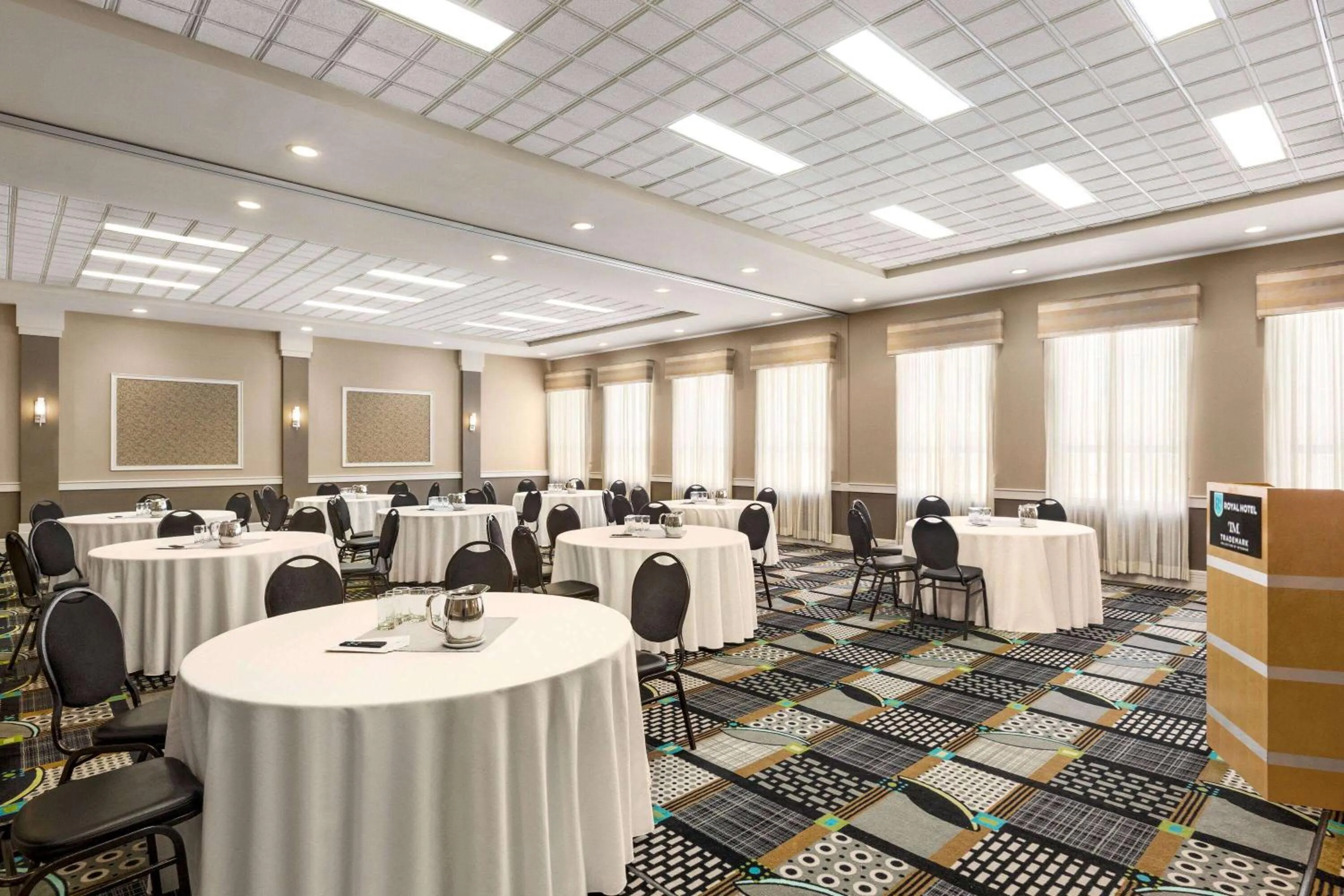 Meeting/conference room in Royal Hotel Edmonton Airport Trademark Collection By Wyndham