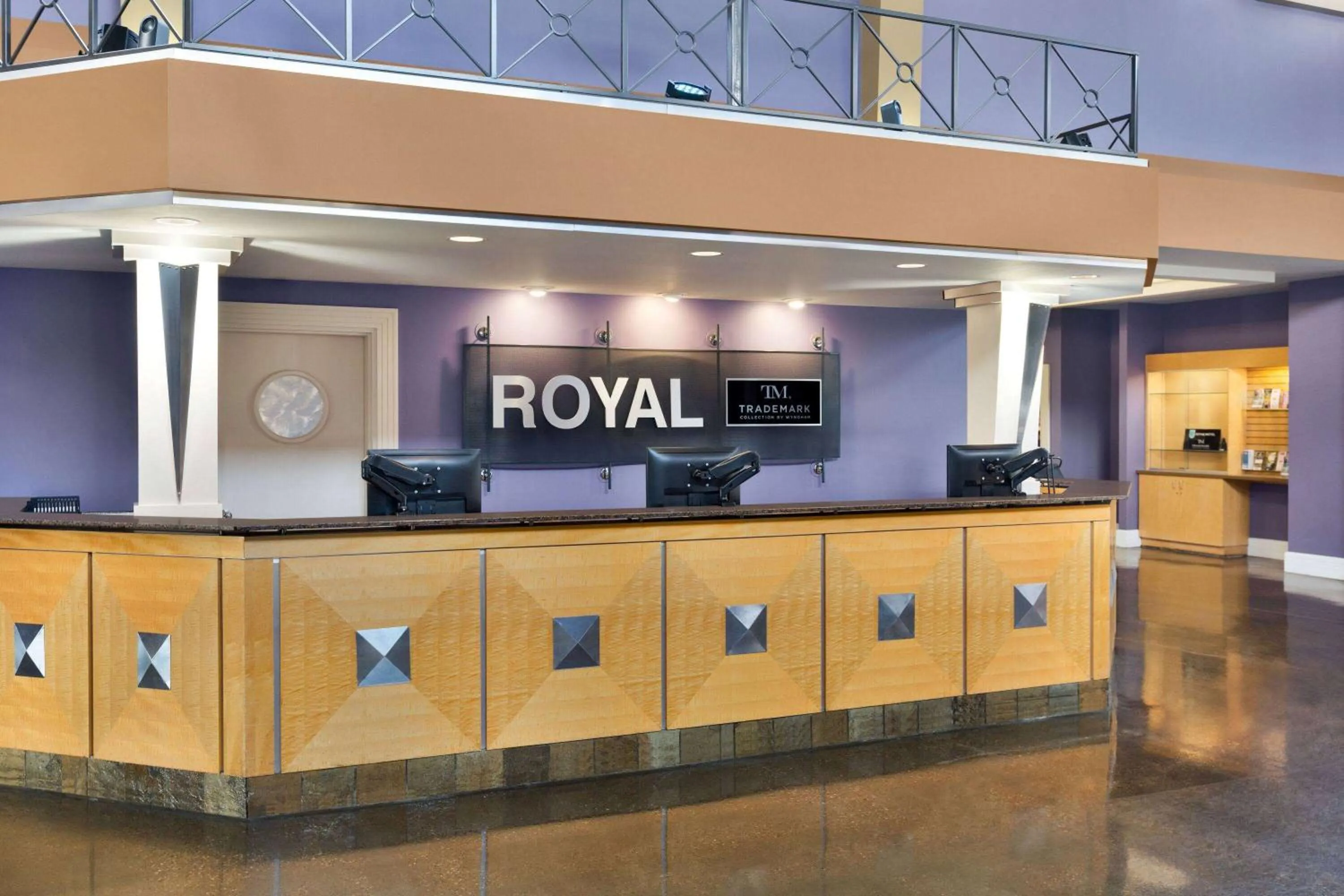 Lobby or reception in Royal Hotel Edmonton Airport Trademark Collection By Wyndham