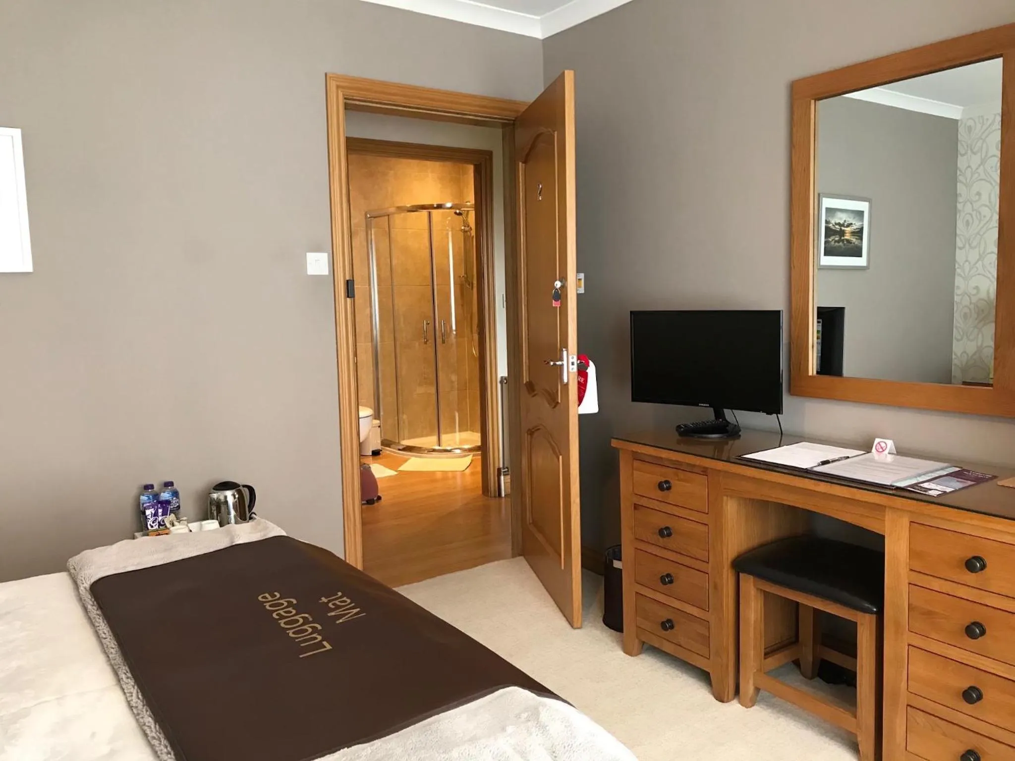 Bedroom, Bed in The Roses B&B