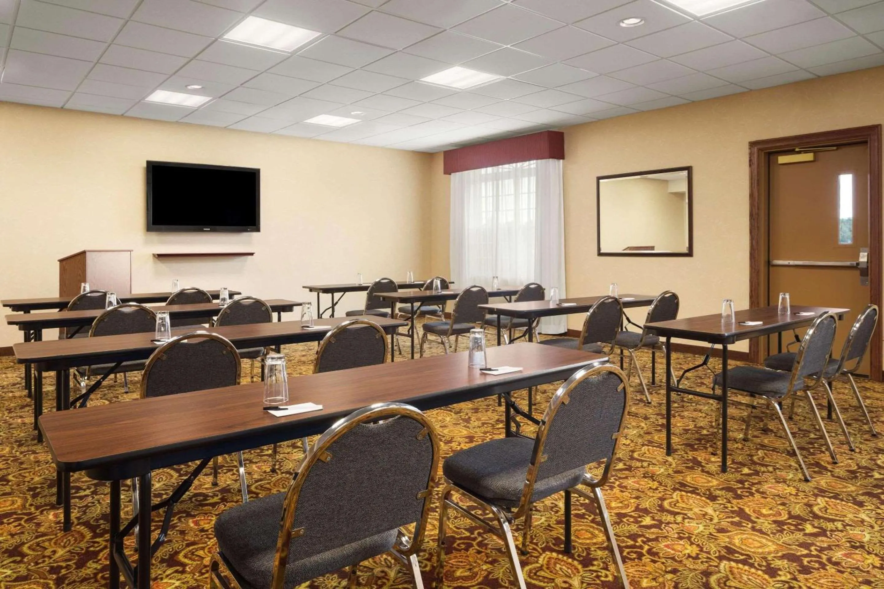 Meeting/conference room in Country Inn & Suites by Radisson, Bowling Green, KY