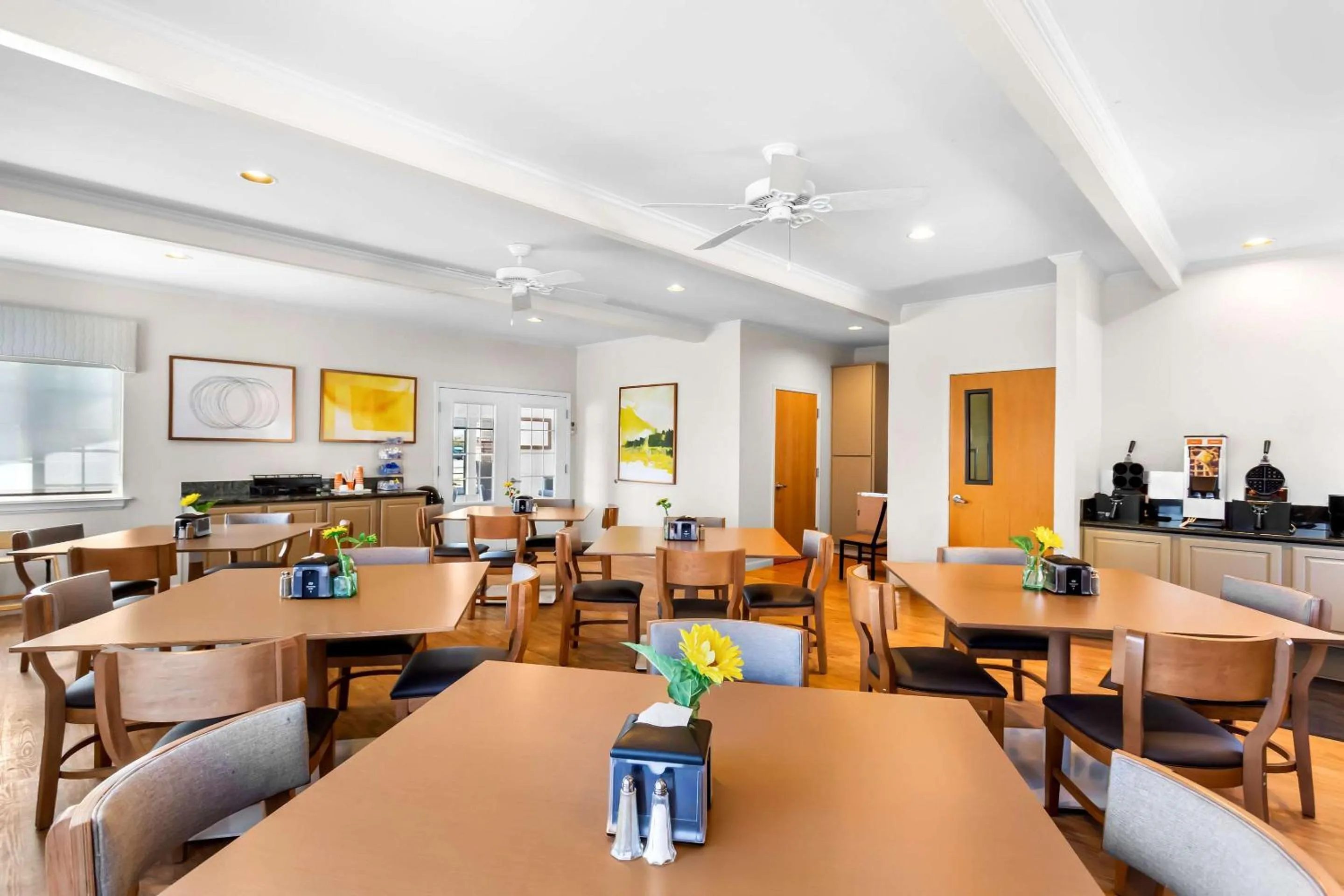 Breakfast in Comfort Inn & Suites Susanville