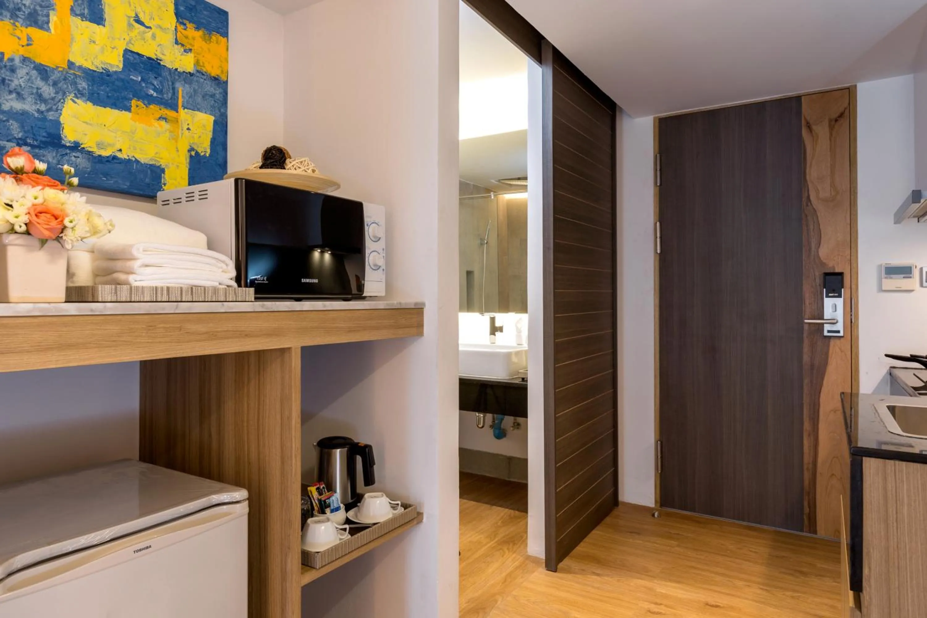 Bedroom, TV/Entertainment Center in Kudo Hotel