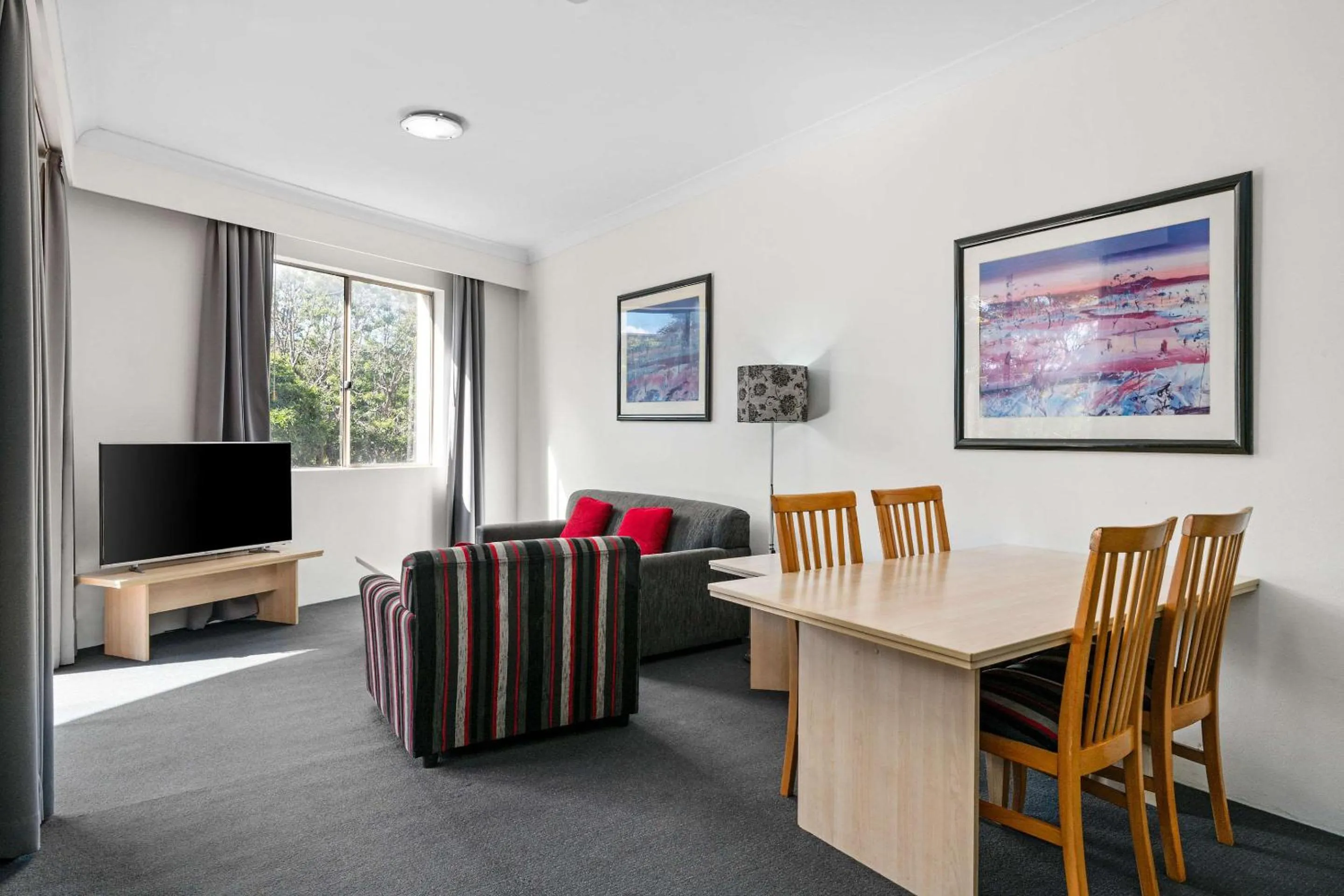 Photo of the whole room, Seating Area in Quality Apartments Camperdown